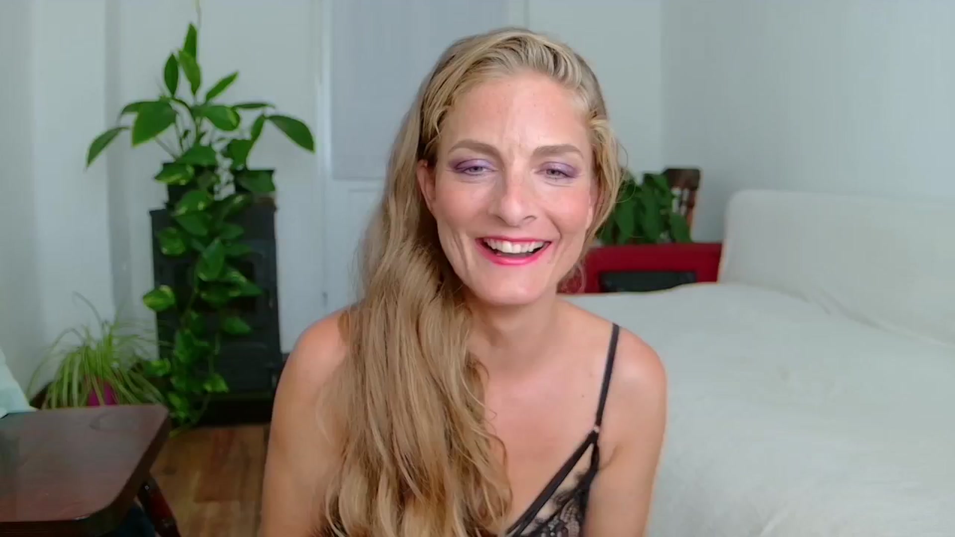 Gallery image thumbnail from Cayenne_mfc's myfreecams stream on, 08/23/2024, 11:18 image 11 of 20