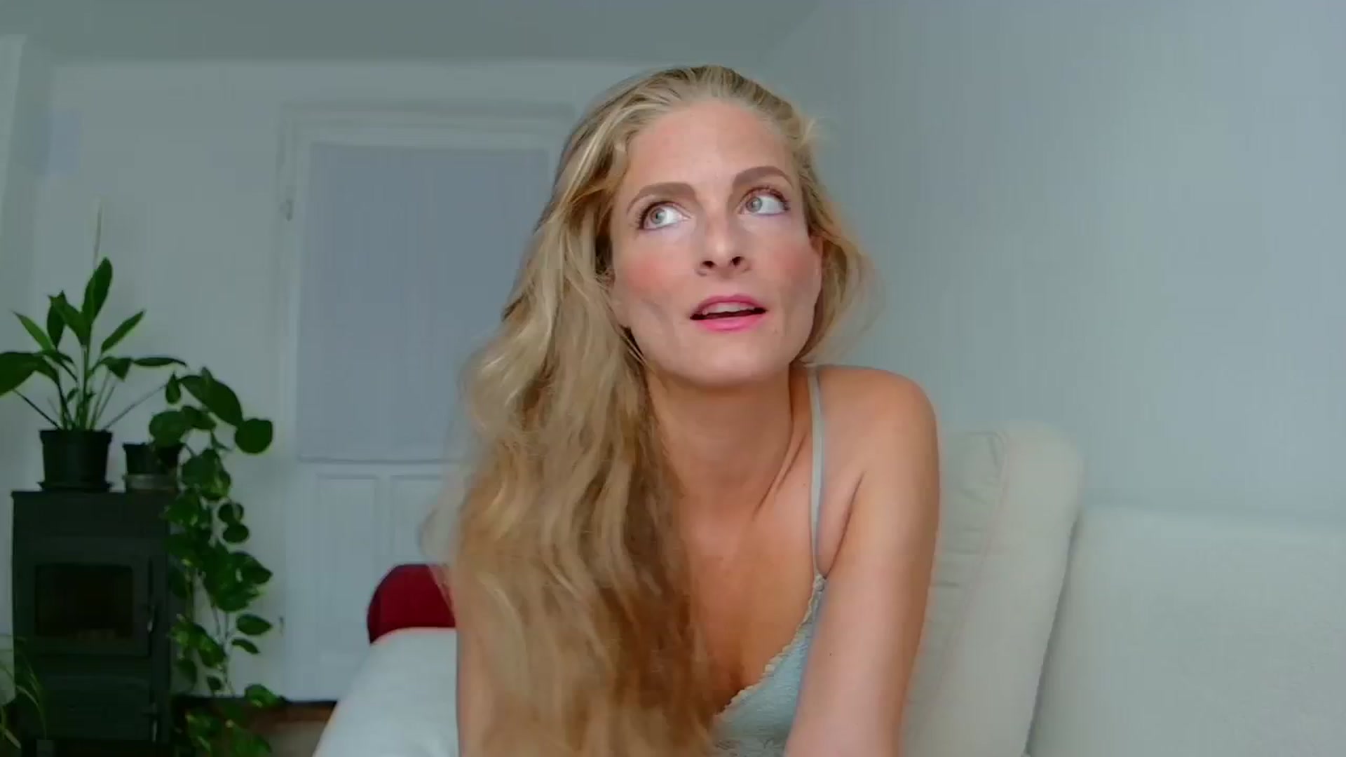 Gallery image thumbnail from Cayenne_mfc's myfreecams stream on, 08/28/2024, 16:47 image 5 of 20