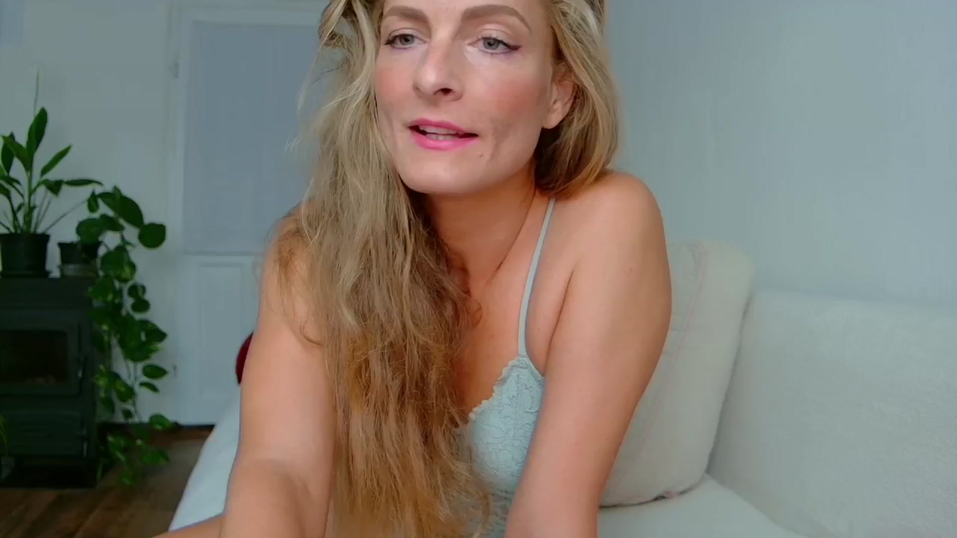 Gallery image thumbnail from Cayenne_mfc's myfreecams stream on, 08/28/2024, 16:47 image 20 of 20