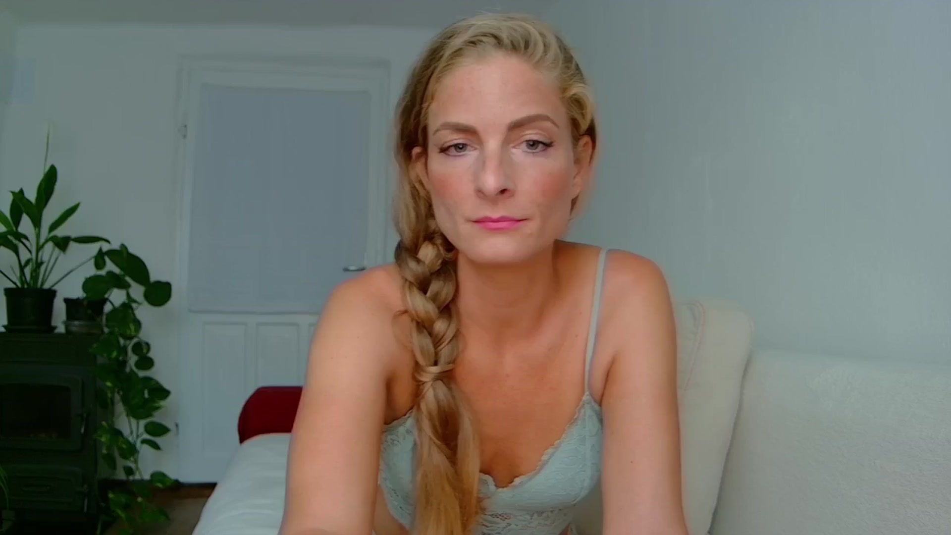 Gallery image thumbnail from Cayenne_mfc's myfreecams stream on, 08/28/2024, 17:47 image 3 of 20
