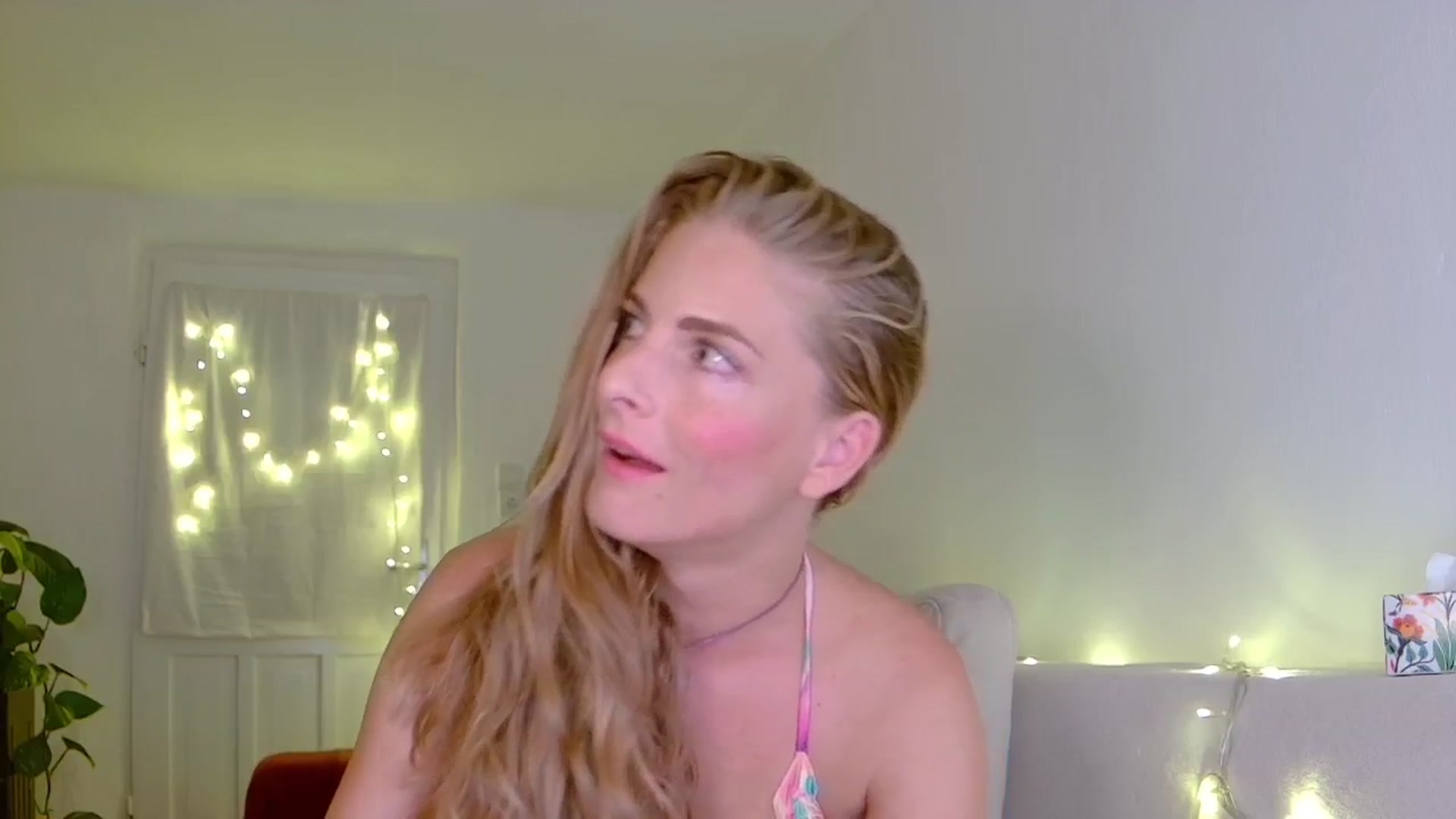 Gallery image thumbnail from Cayenne_mfc's myfreecams stream on, 09/04/2024, 24:47 image 17 of 20
