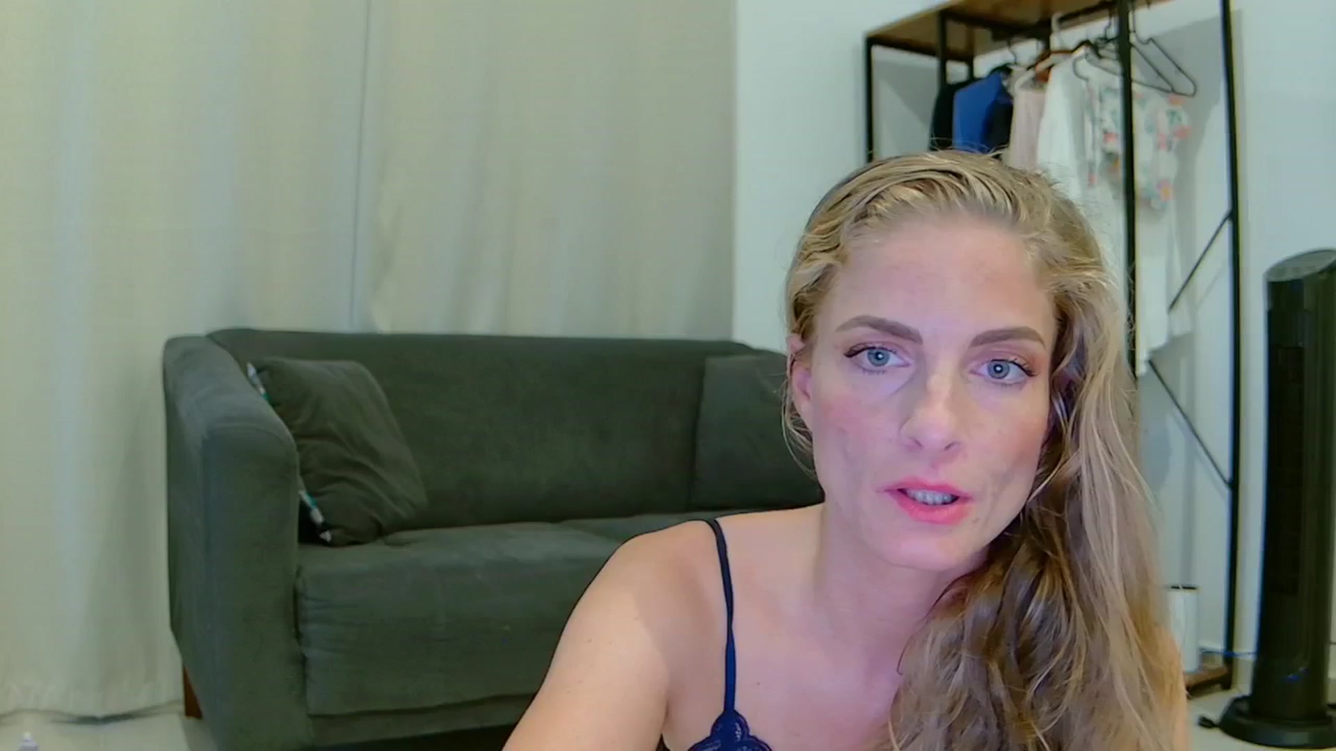 Gallery image thumbnail from Cayenne_mfc's myfreecams stream on, 01/13/2025, 24:21 image 2 of 20