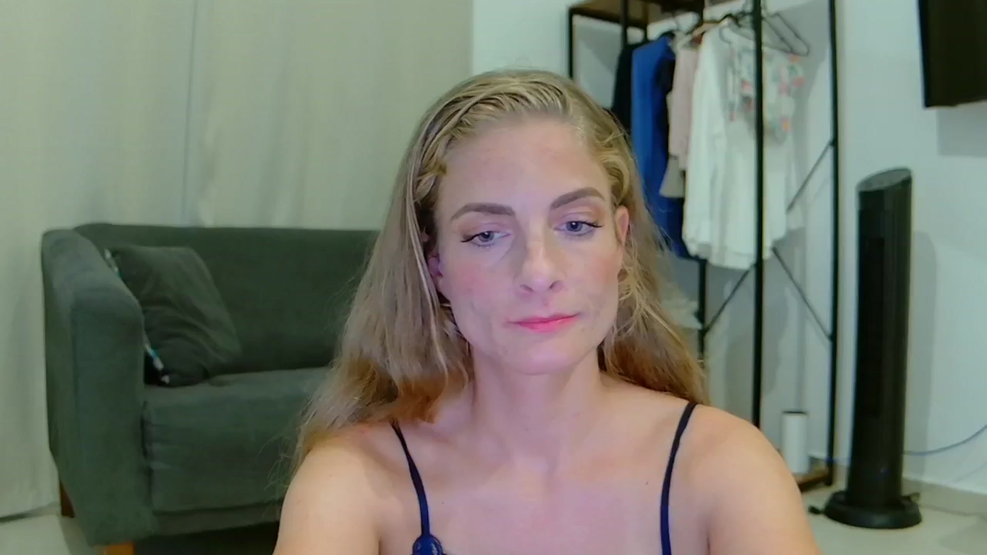 Gallery image thumbnail from Cayenne_mfc's myfreecams stream on, 01/13/2025, 24:21 image 4 of 20