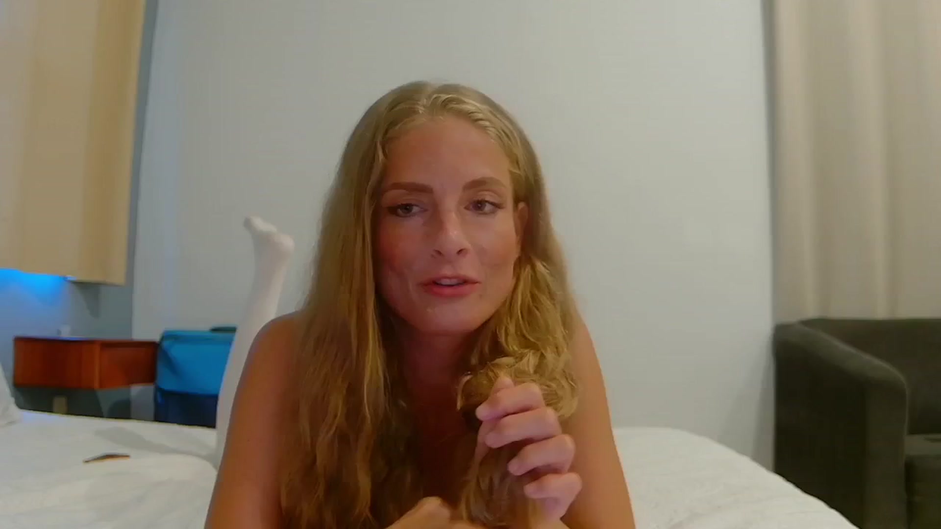 Gallery image thumbnail from Cayenne_mfc's myfreecams stream on, 02/21/2025, 23:19 image 19 of 20