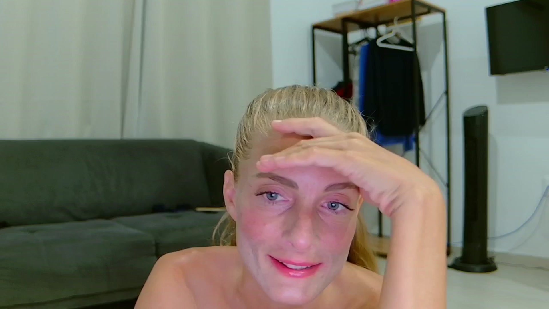 Gallery image thumbnail from Cayenne_mfc's myfreecams stream on, 03/28/2025, 02:32 image 12 of 20