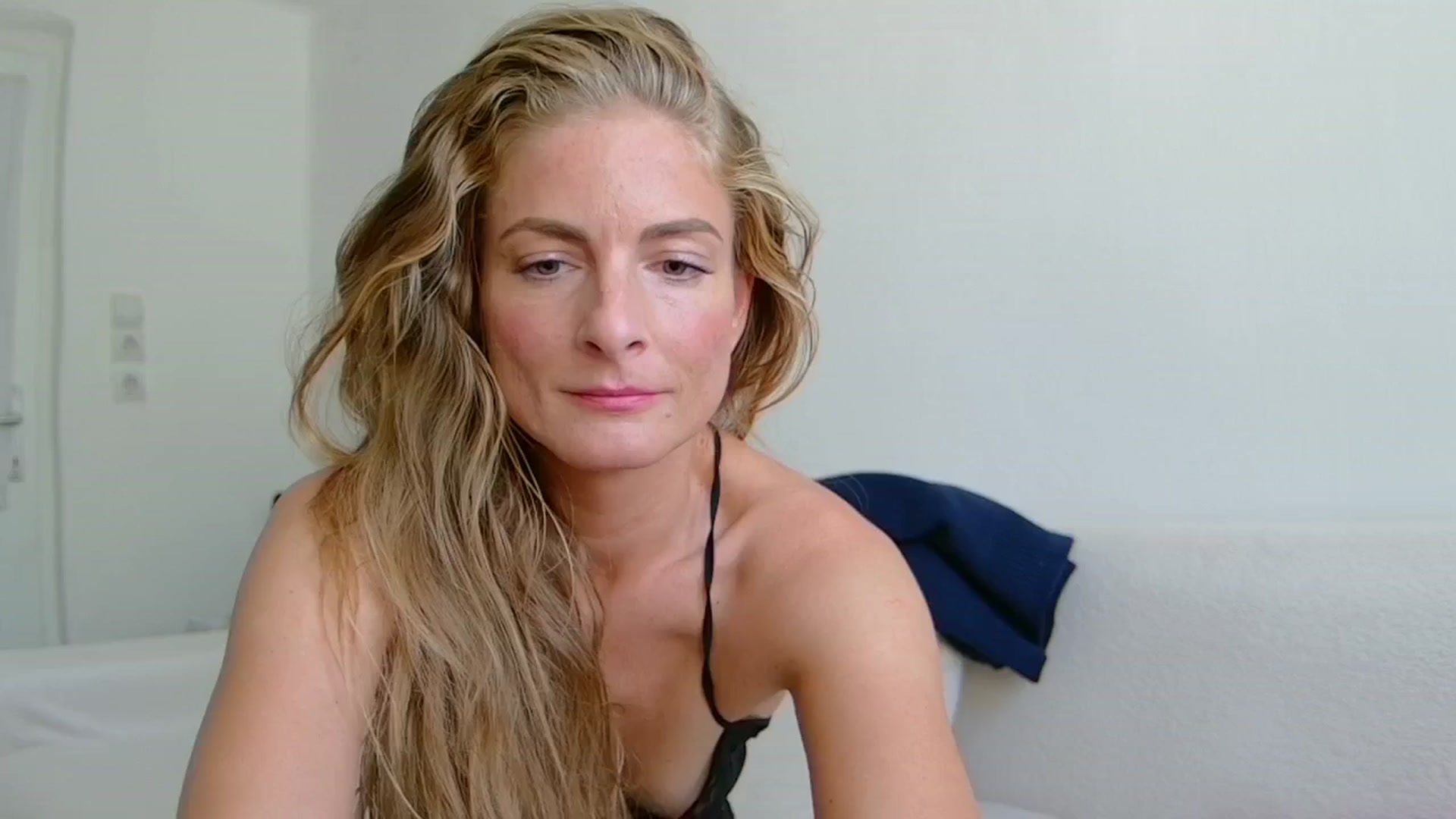 Gallery image thumbnail from Cayenne_mfc's myfreecams stream on, 05/28/2025, 08:46 image 19 of 20
