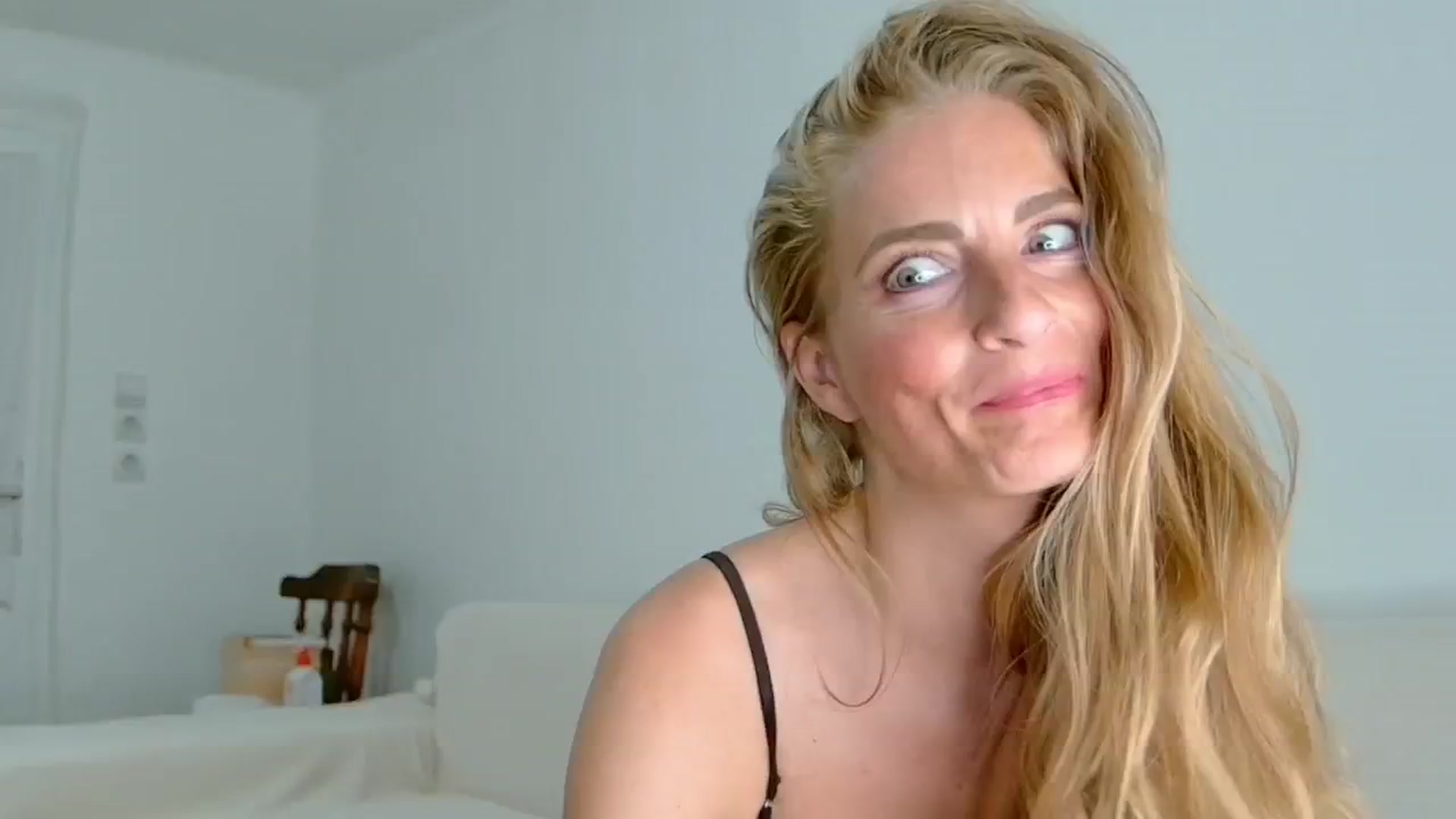 Gallery image thumbnail from Cayenne_mfc's myfreecams stream on, 10/13/2025, 16:27 image 3 of 20