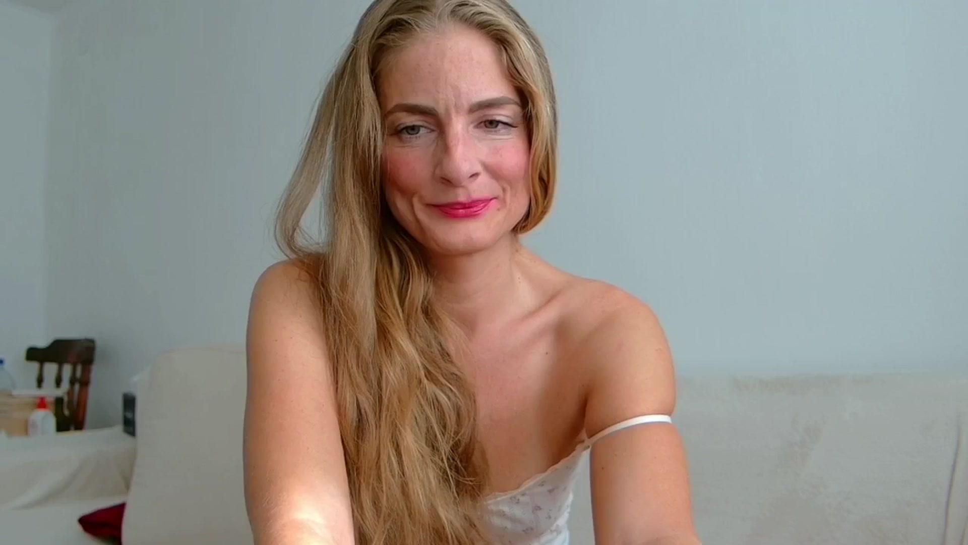 Gallery image thumbnail from Cayenne_mfc's myfreecams stream on, 10/29/2025, 13:26 image 6 of 20