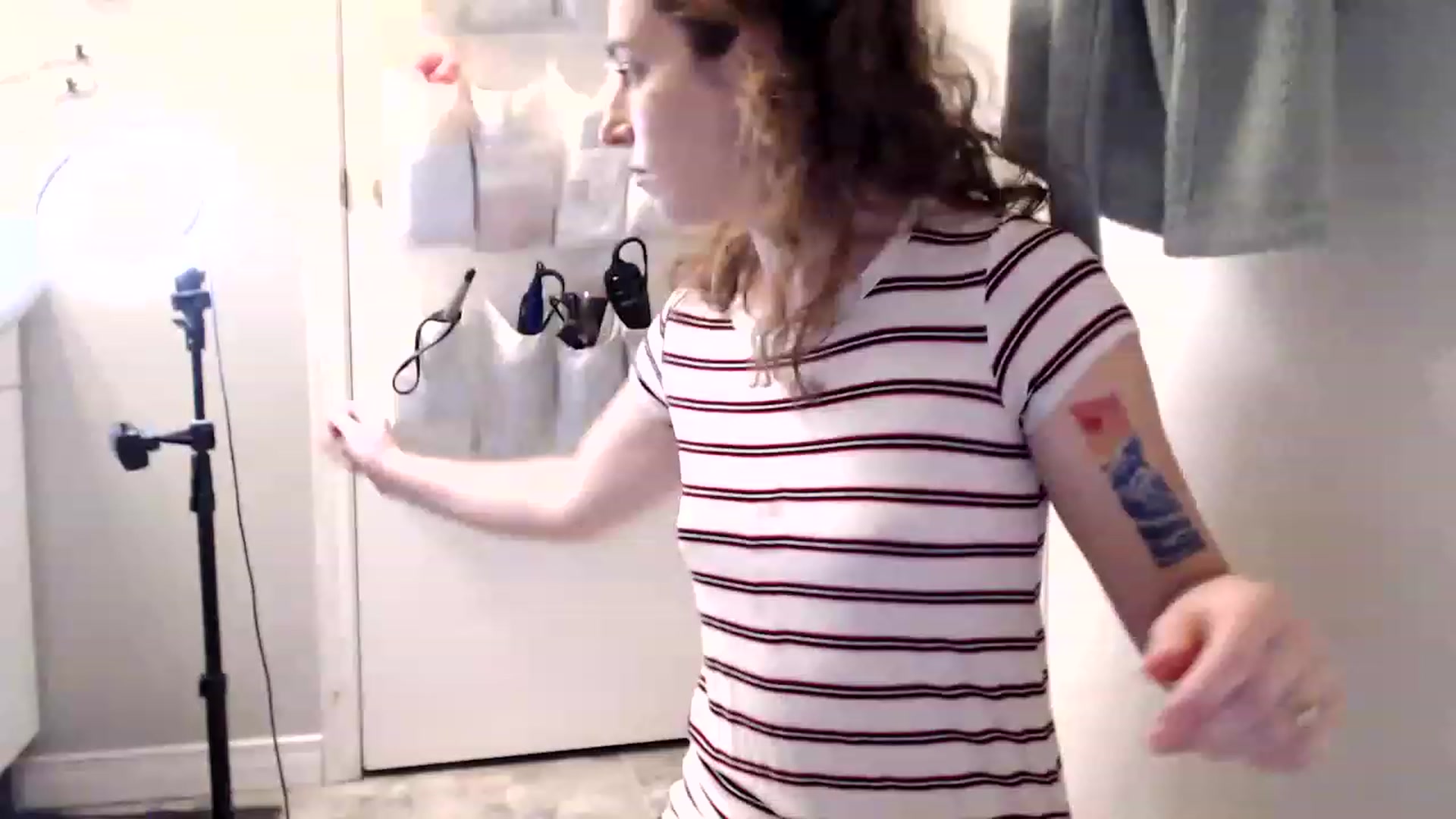 Gallery image thumbnail from Cbearrrr's myfreecams stream on, 06/28/2023, 08:46 image 16 of 20
