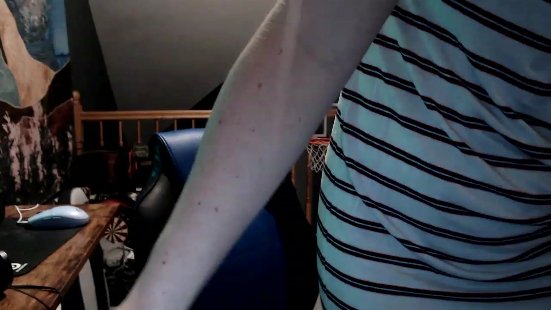 Gallery image thumbnail from Cbearrrr's myfreecams stream on, 06/28/2023, 08:46 image 18 of 20