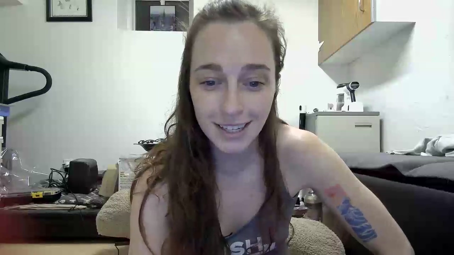 Gallery image thumbnail from Cbearrrr's myfreecams stream on, 06/04/2026, 02:45 image 15 of 20