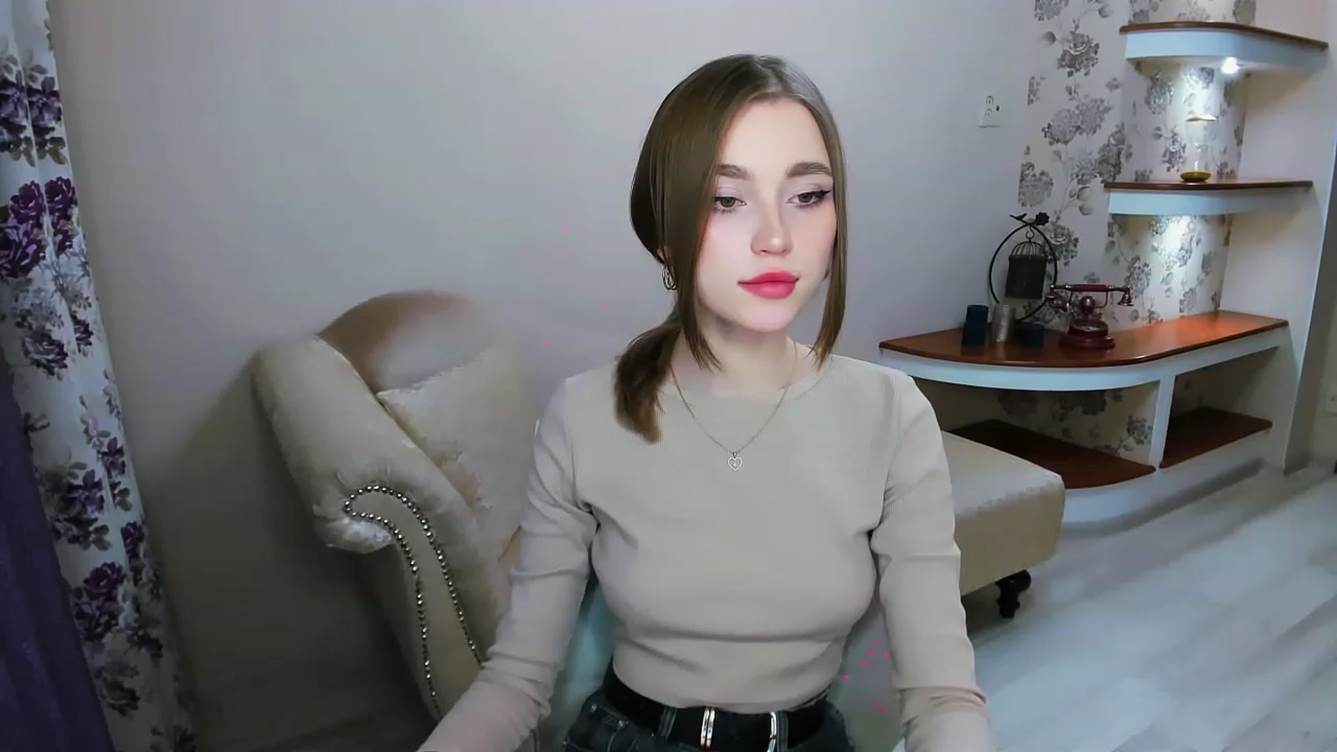 Gallery image thumbnail from CcrystalSoul's myfreecams stream on, 11/14/2022, 14:19 image 3 of 20