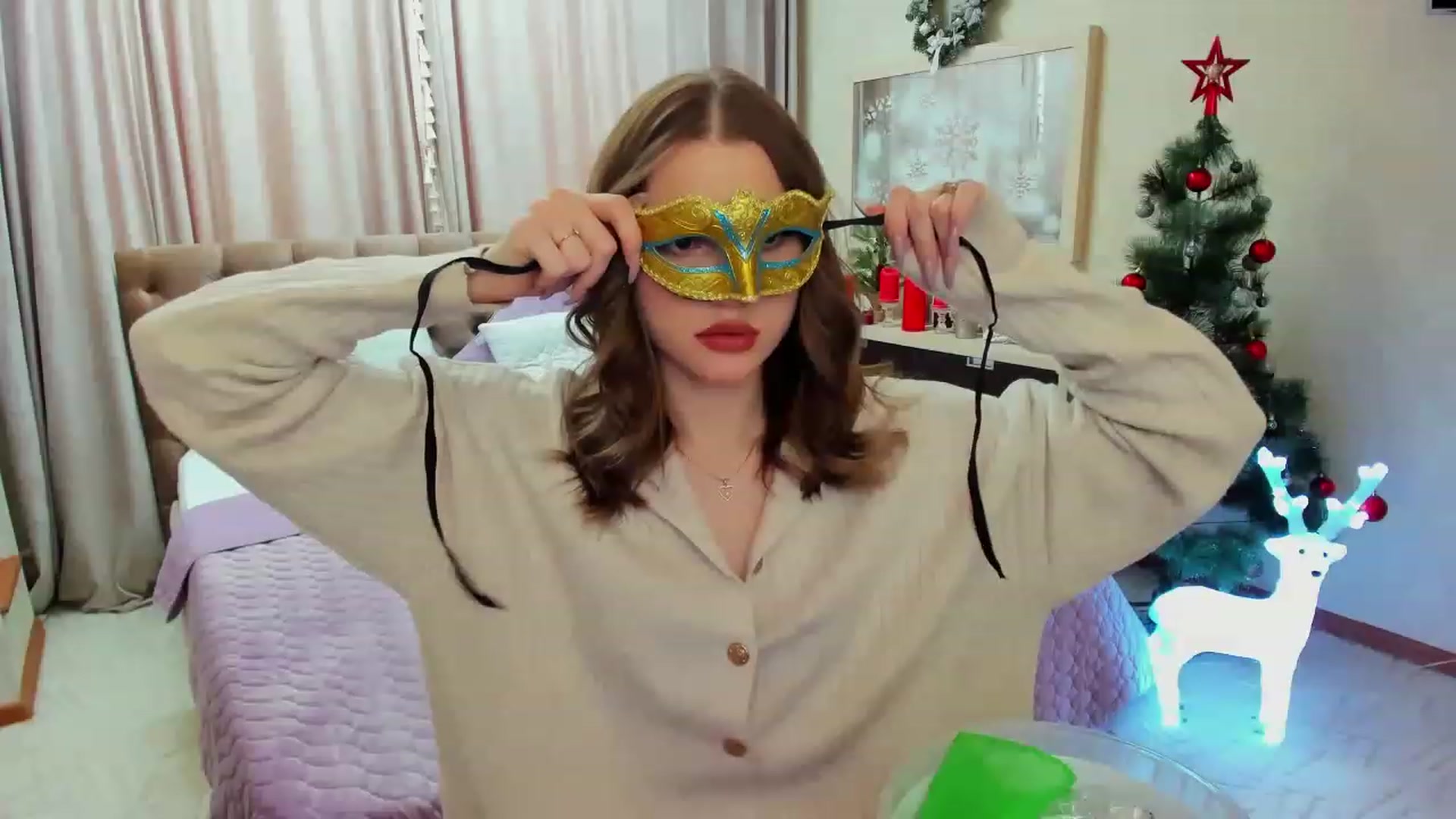 Gallery image thumbnail from CcrystalSoul's myfreecams stream on, 12/16/2022, 10:19 image 8 of 20