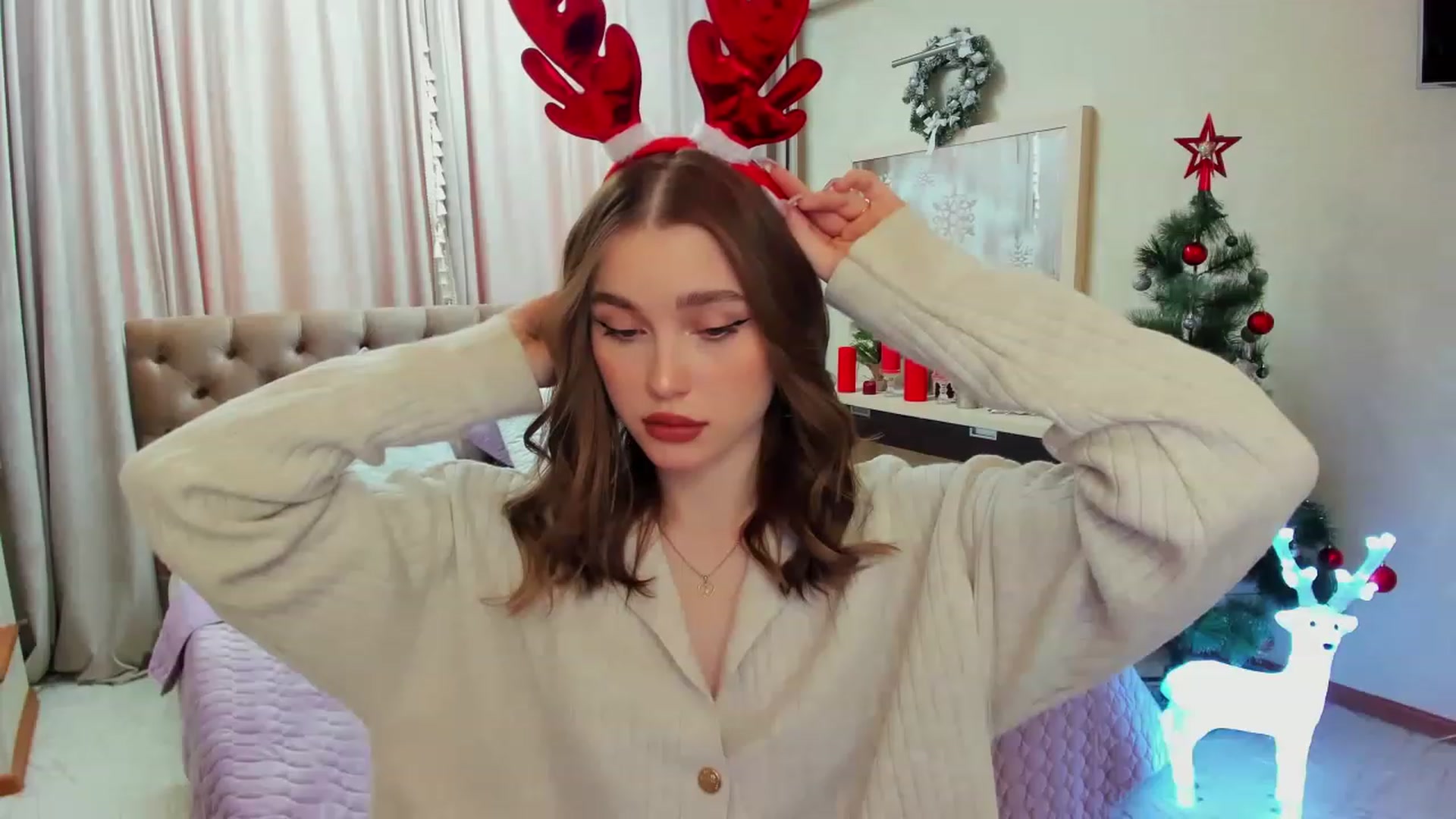 Gallery image thumbnail from CcrystalSoul's myfreecams stream on, 12/16/2022, 10:19 image 3 of 20