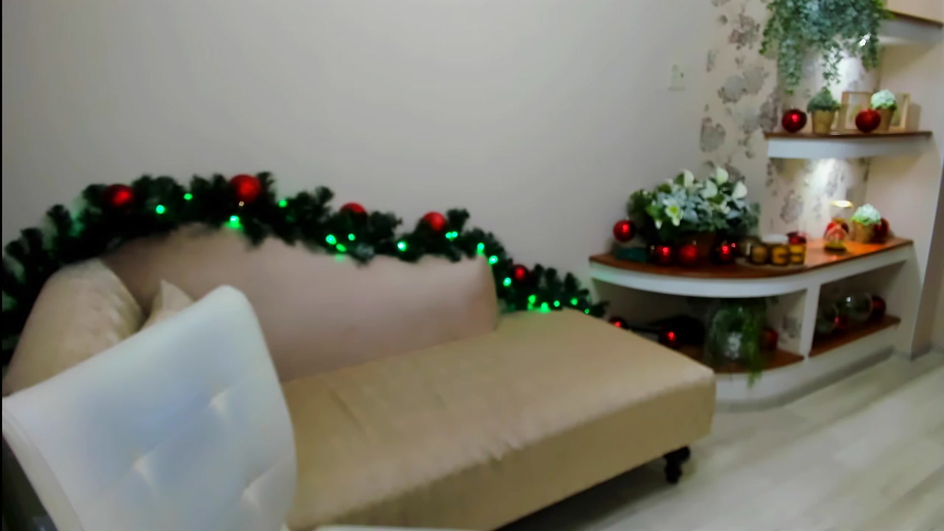 Gallery image thumbnail from CcrystalSoul's myfreecams stream on, 12/20/2022, 17:57 image 11 of 20