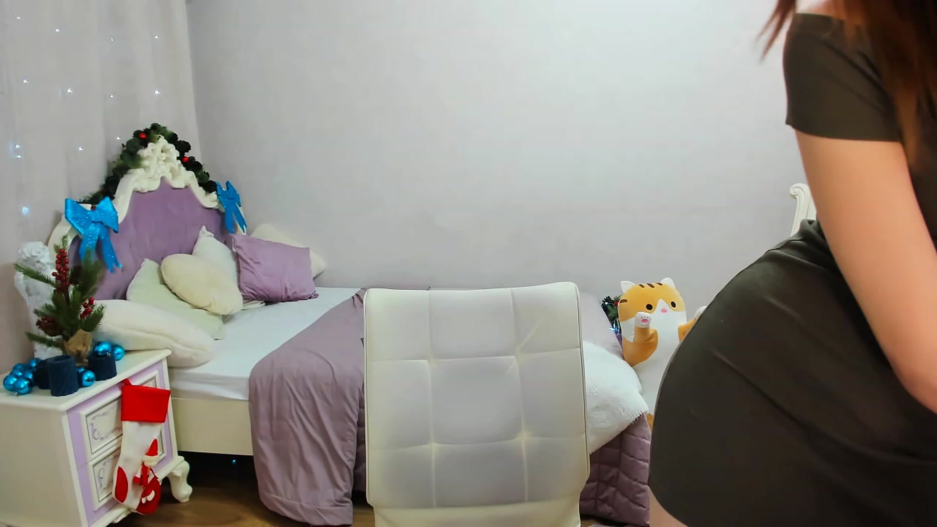 Gallery image thumbnail from CcrystalSoul's myfreecams stream on, 12/23/2022, 13:53 image 15 of 20