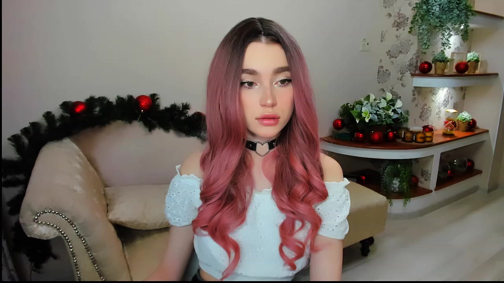 Gallery image thumbnail from CcrystalSoul's myfreecams stream on, 12/26/2022, 11:28 image 19 of 20