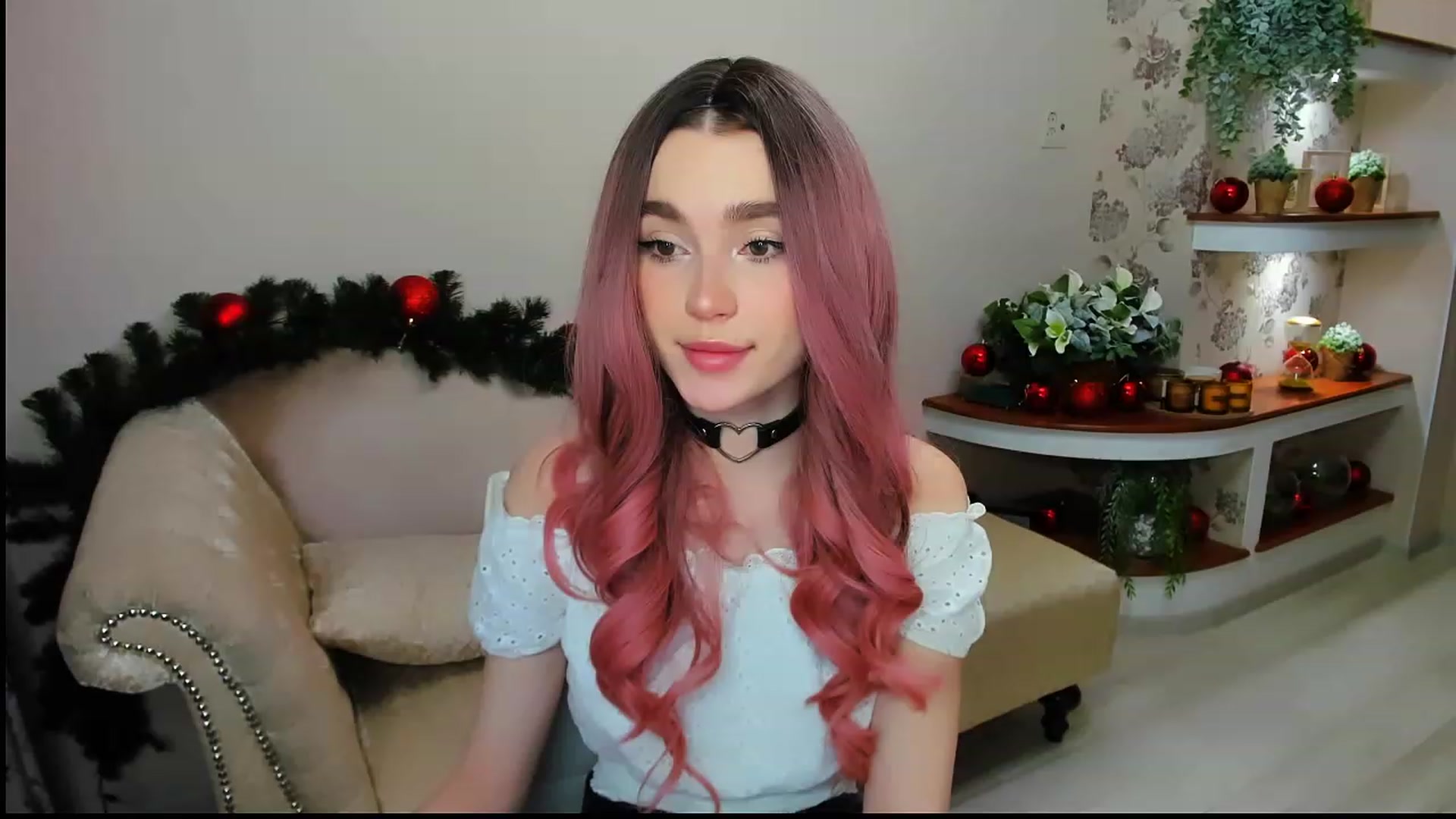Gallery image thumbnail from CcrystalSoul's myfreecams stream on, 12/26/2022, 13:44 image 1 of 20