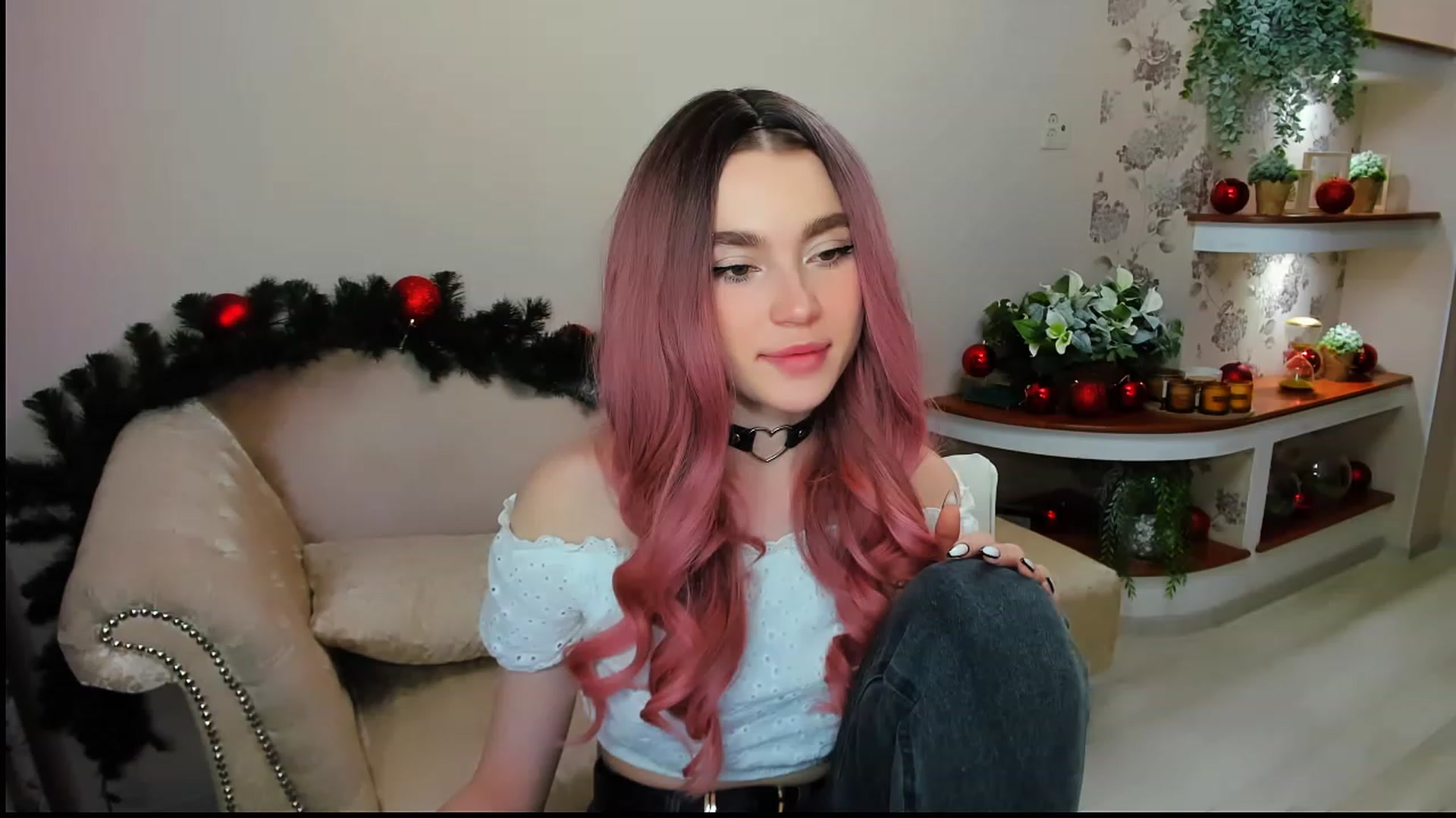 Gallery image thumbnail from CcrystalSoul's myfreecams stream on, 12/26/2022, 16:05 image 18 of 20