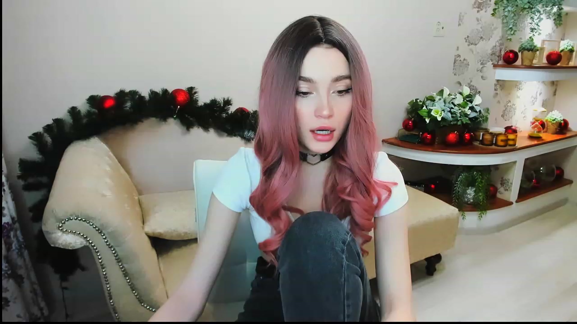 Gallery image thumbnail from CcrystalSoul's myfreecams stream on, 12/27/2022, 16:15 image 6 of 20