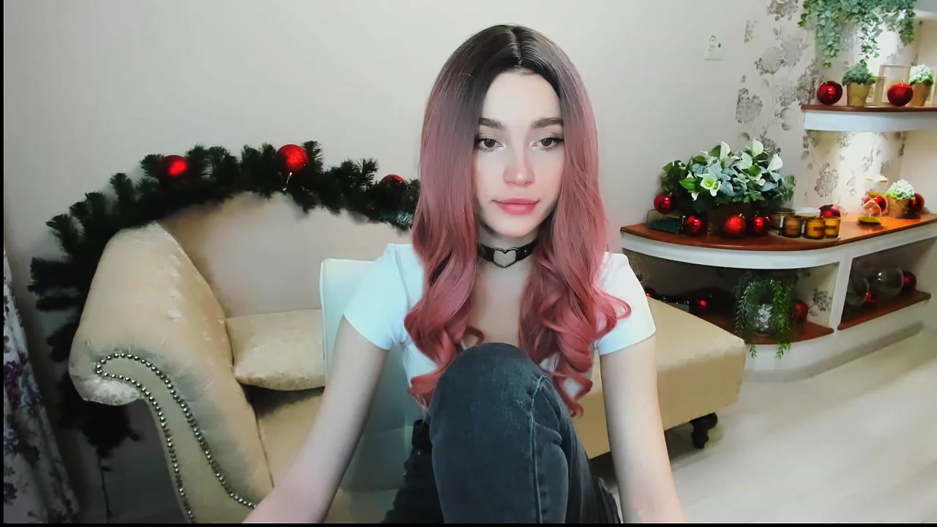 Gallery image thumbnail from CcrystalSoul's myfreecams stream on, 12/27/2022, 16:15 image 4 of 20