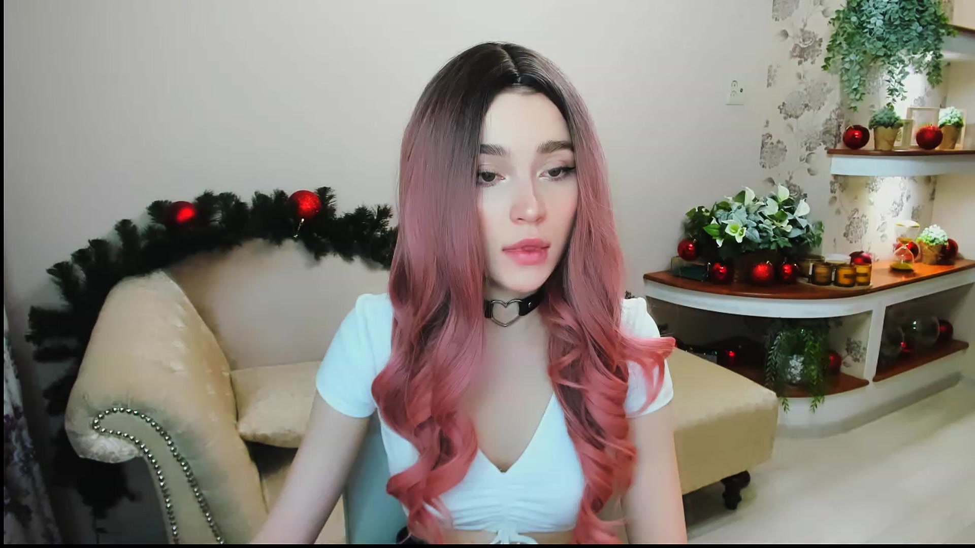 Gallery image thumbnail from CcrystalSoul's myfreecams stream on, 12/27/2022, 16:15 image 19 of 20