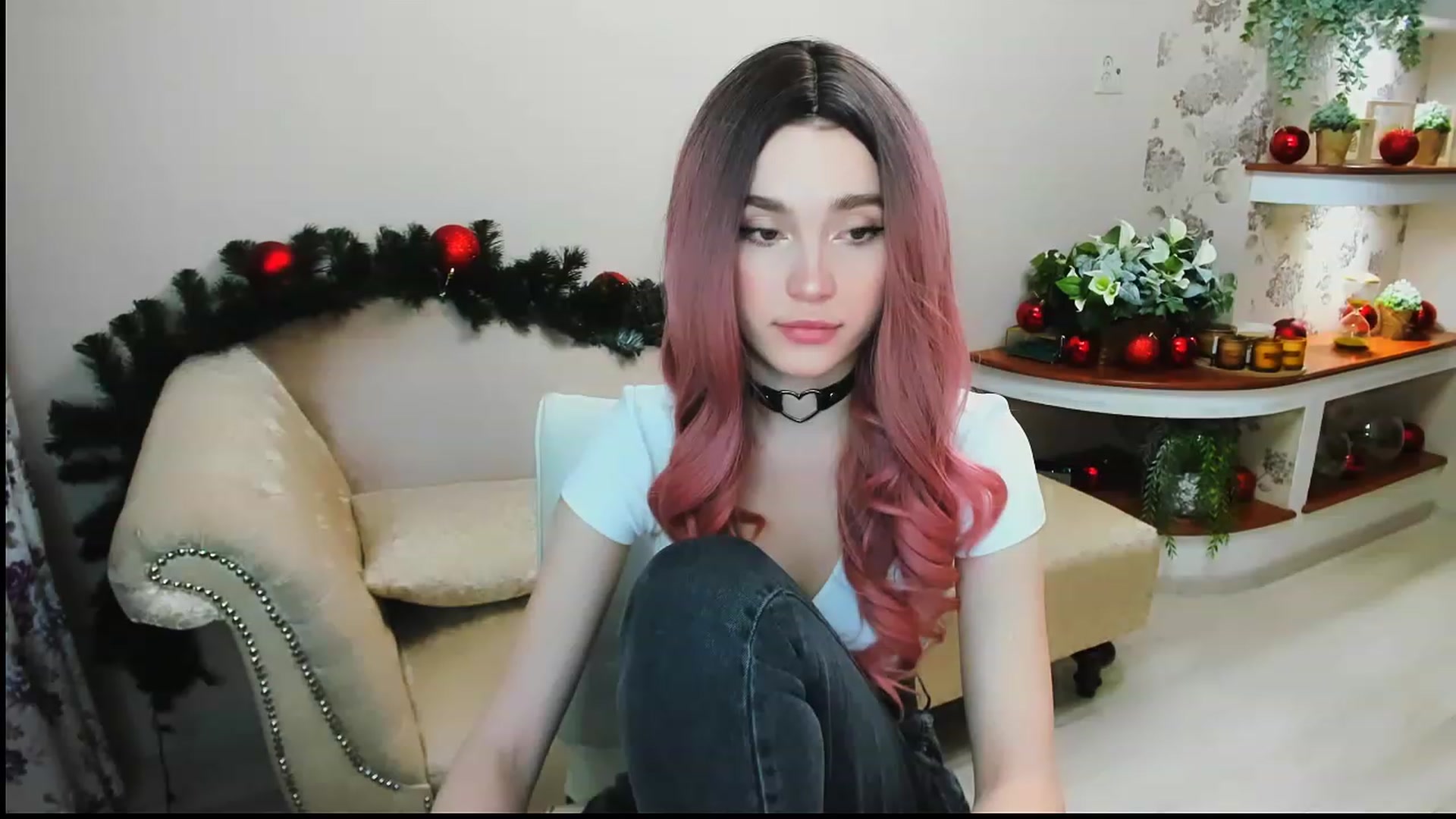 Gallery image thumbnail from CcrystalSoul's myfreecams stream on, 12/27/2022, 16:15 image 11 of 20