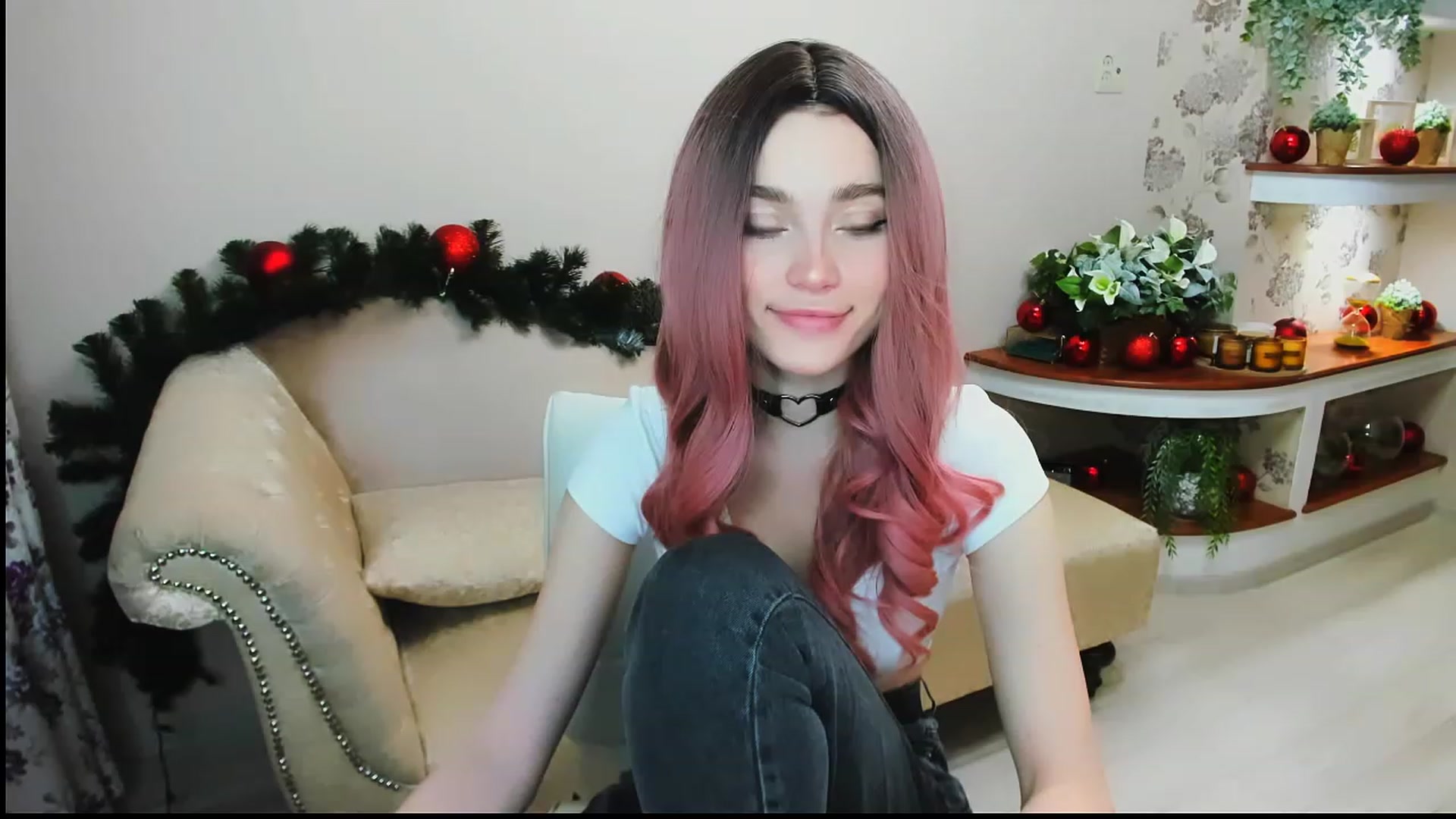 Gallery image thumbnail from CcrystalSoul's myfreecams stream on, 12/27/2022, 16:15 image 10 of 20