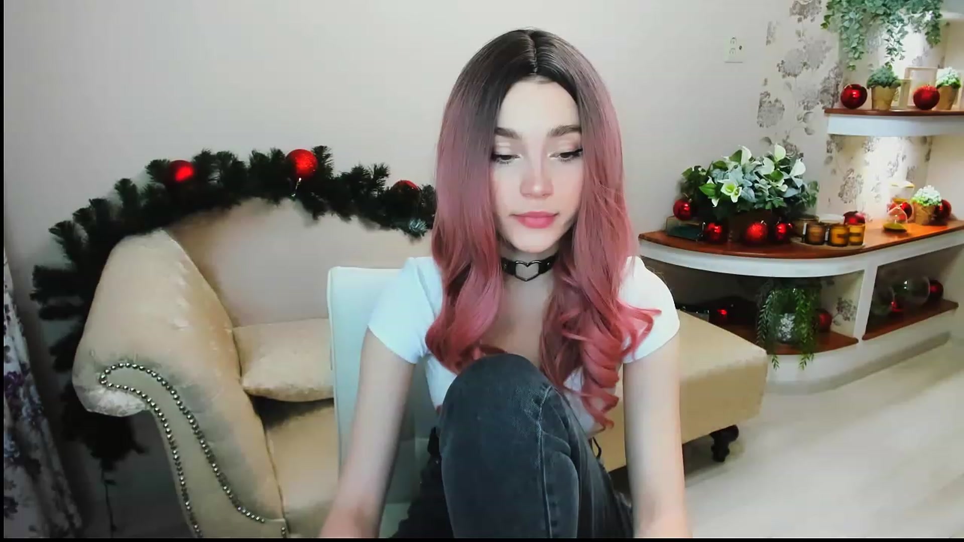 Gallery image thumbnail from CcrystalSoul's myfreecams stream on, 12/27/2022, 16:15 image 9 of 20