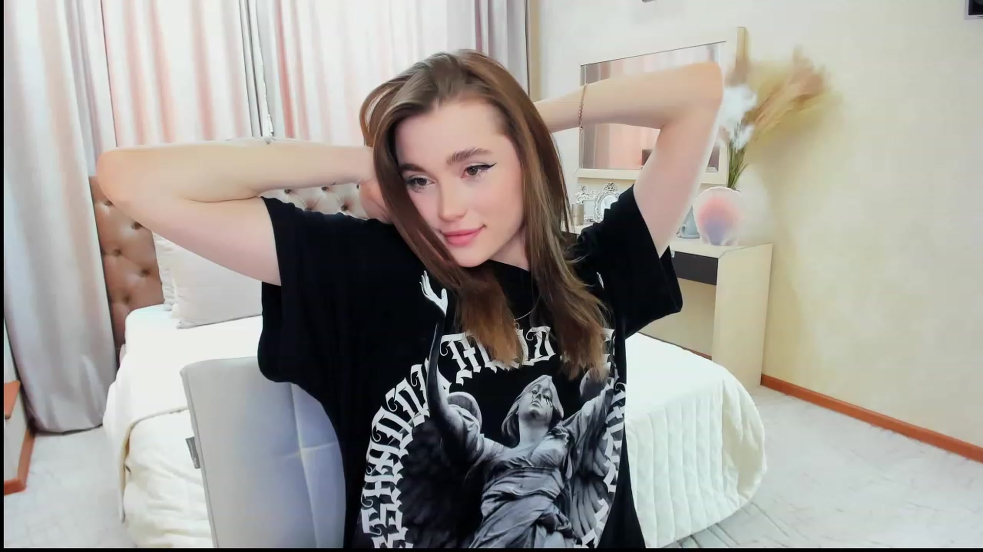 Gallery image thumbnail from CcrystalSoul's myfreecams stream on, 01/27/2023, 10:47 image 15 of 20