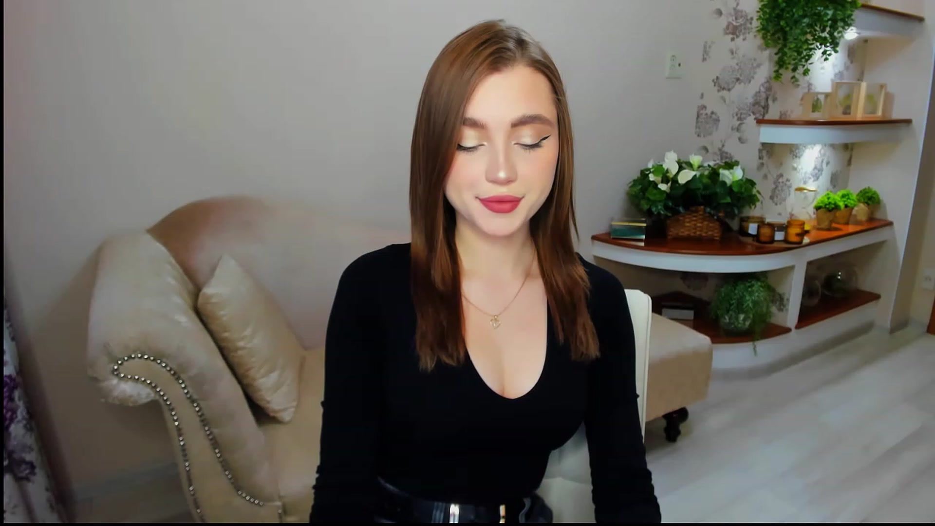 Gallery image thumbnail from CcrystalSoul's myfreecams stream on, 01/30/2023, 09:02 image 12 of 20