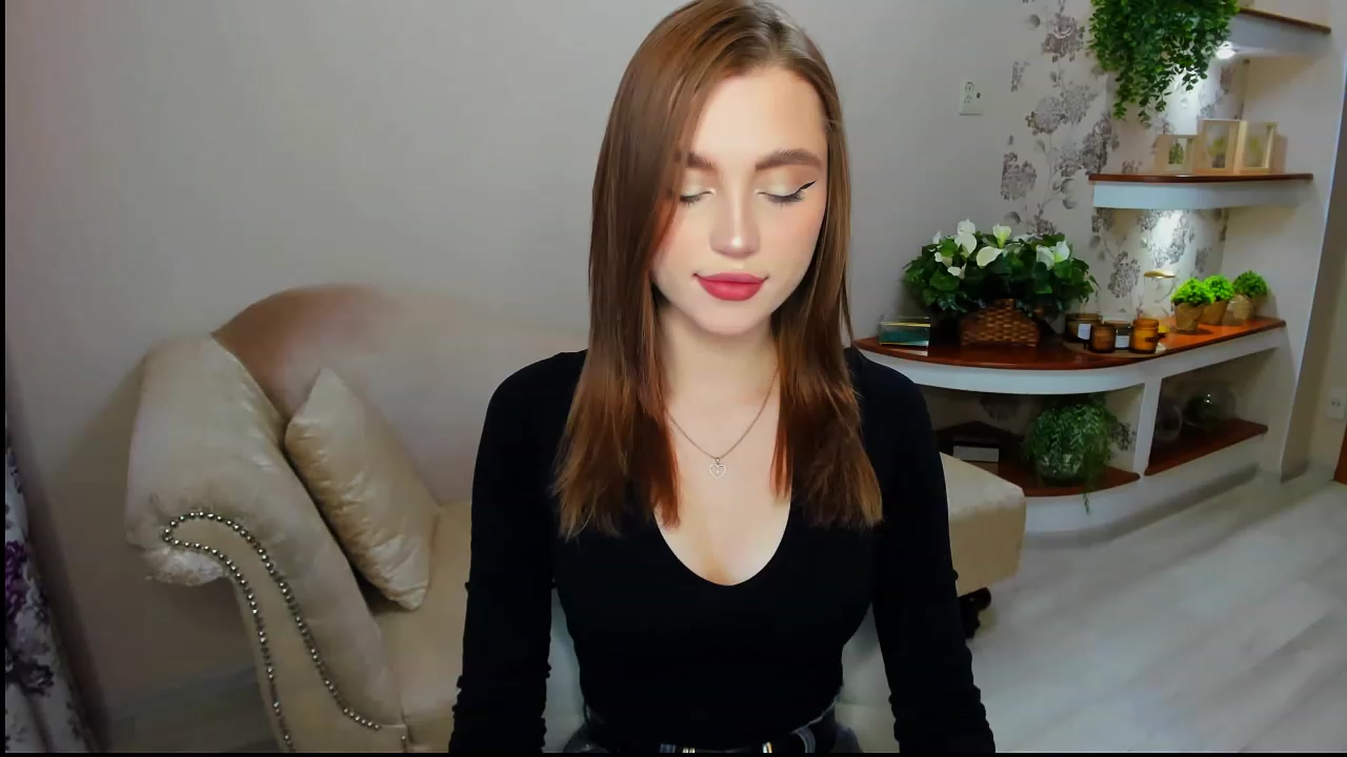 Gallery image thumbnail from CcrystalSoul's myfreecams stream on, 01/30/2023, 09:02 image 14 of 20