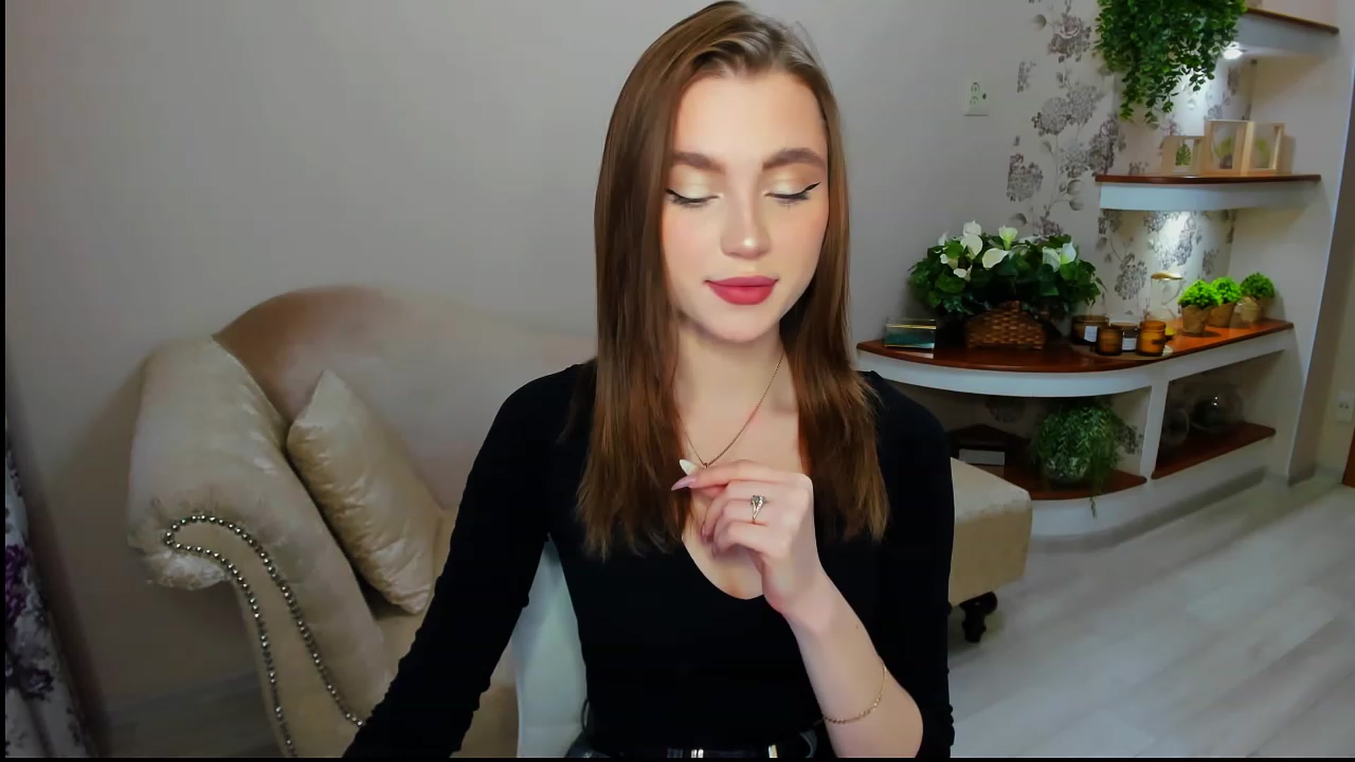 Gallery image thumbnail from CcrystalSoul's myfreecams stream on, 01/30/2023, 10:35 image 1 of 20