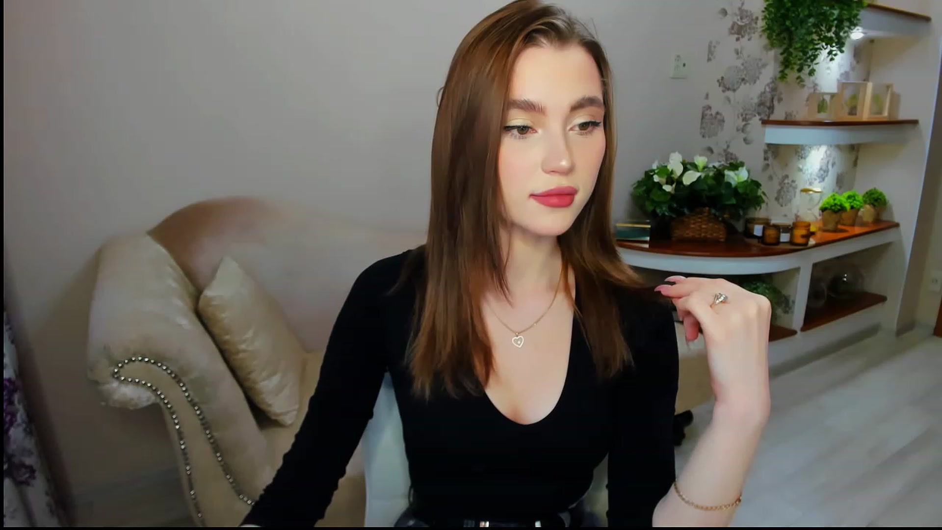 Gallery image thumbnail from CcrystalSoul's myfreecams stream on, 01/30/2023, 10:35 image 2 of 20