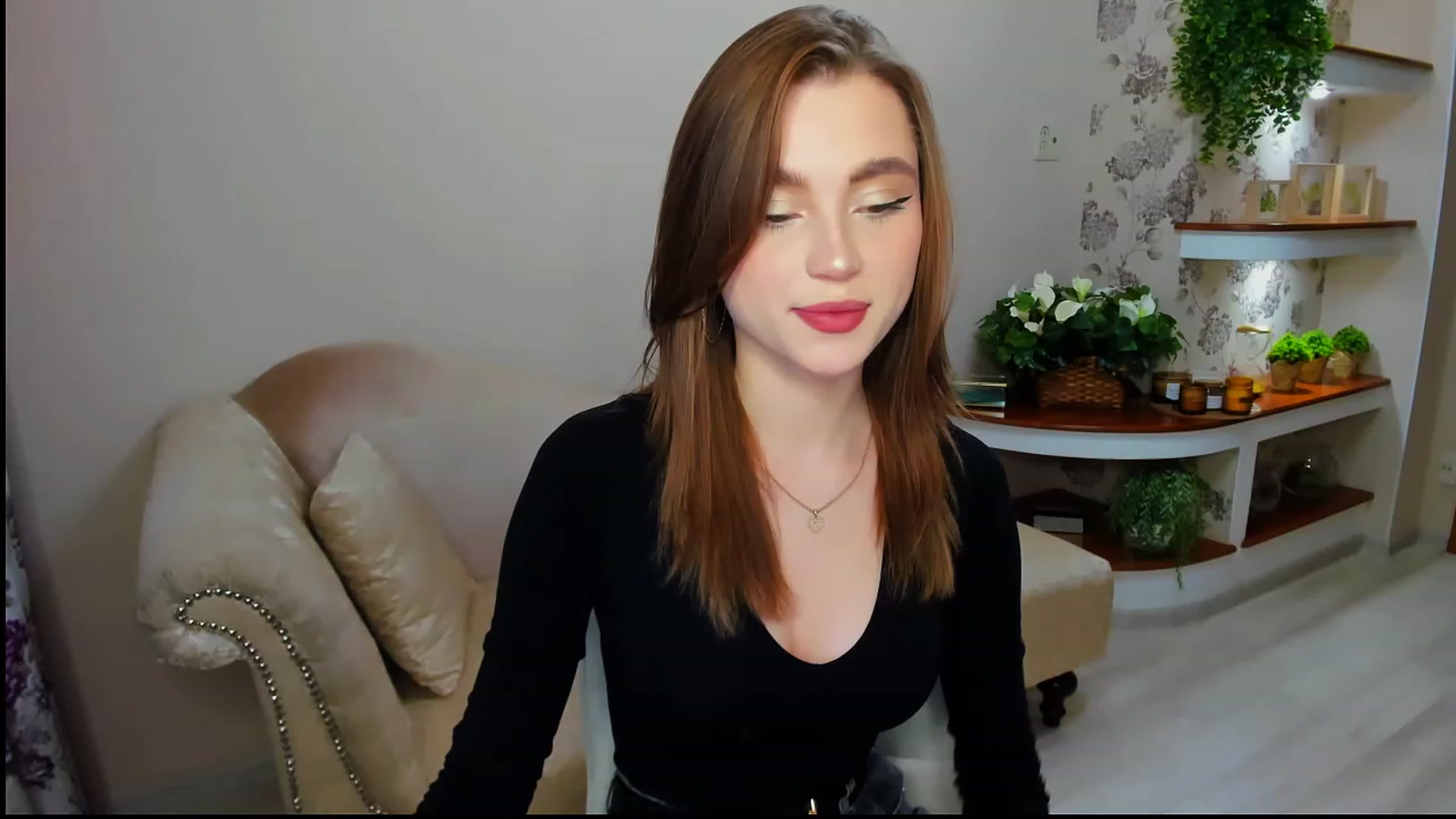 Gallery image thumbnail from CcrystalSoul's myfreecams stream on, 01/30/2023, 10:35 image 19 of 20