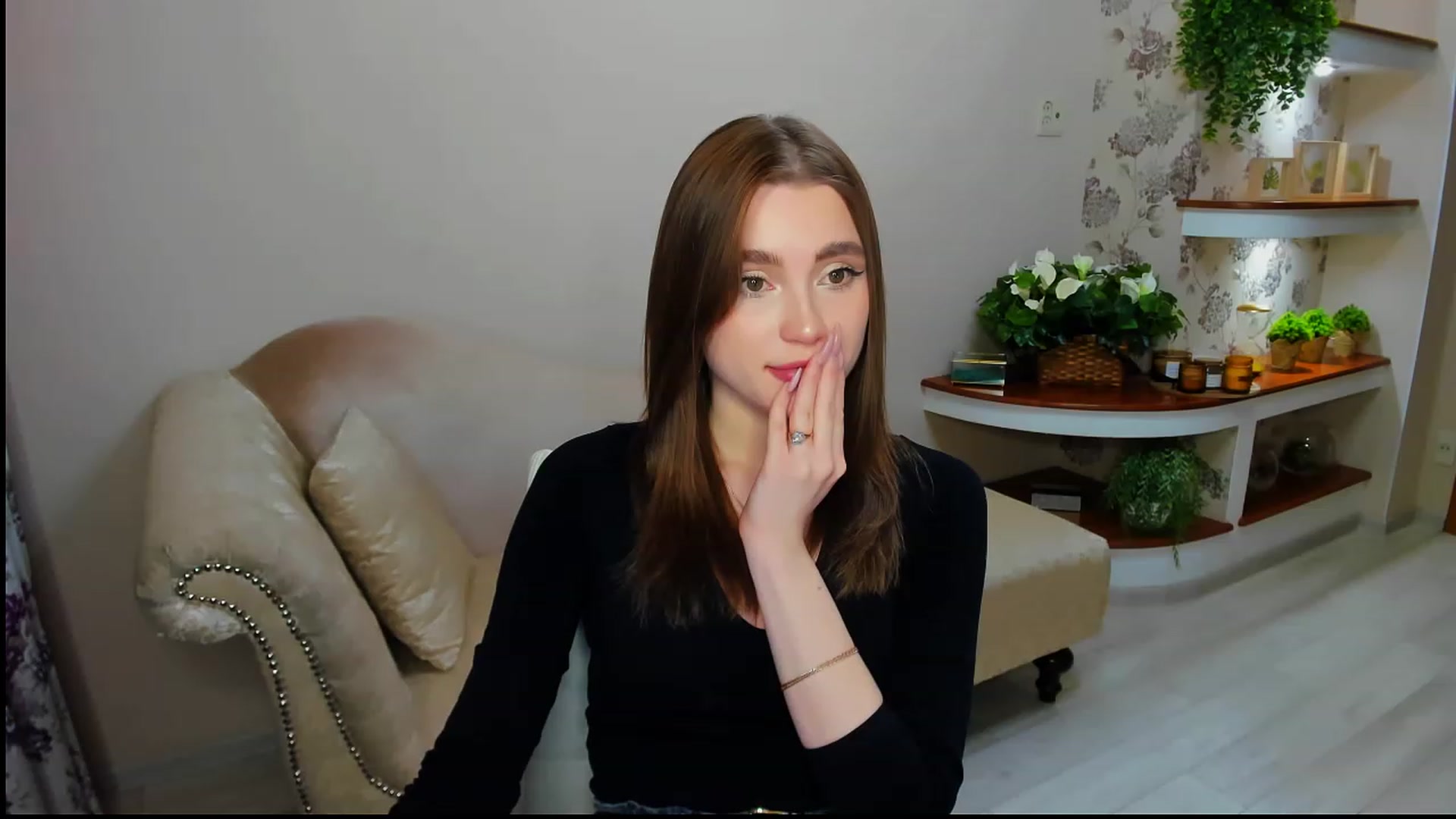 Gallery image thumbnail from CcrystalSoul's myfreecams stream on, 01/30/2023, 15:10 image 7 of 20