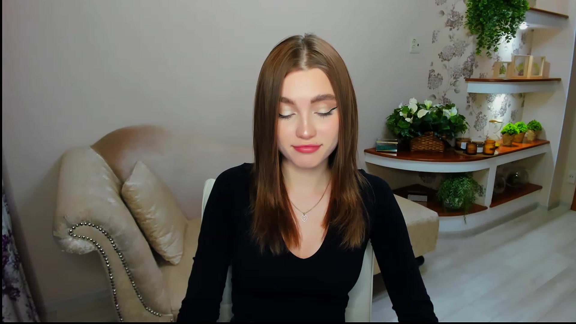 Gallery image thumbnail from CcrystalSoul's myfreecams stream on, 01/30/2023, 15:10 image 2 of 20