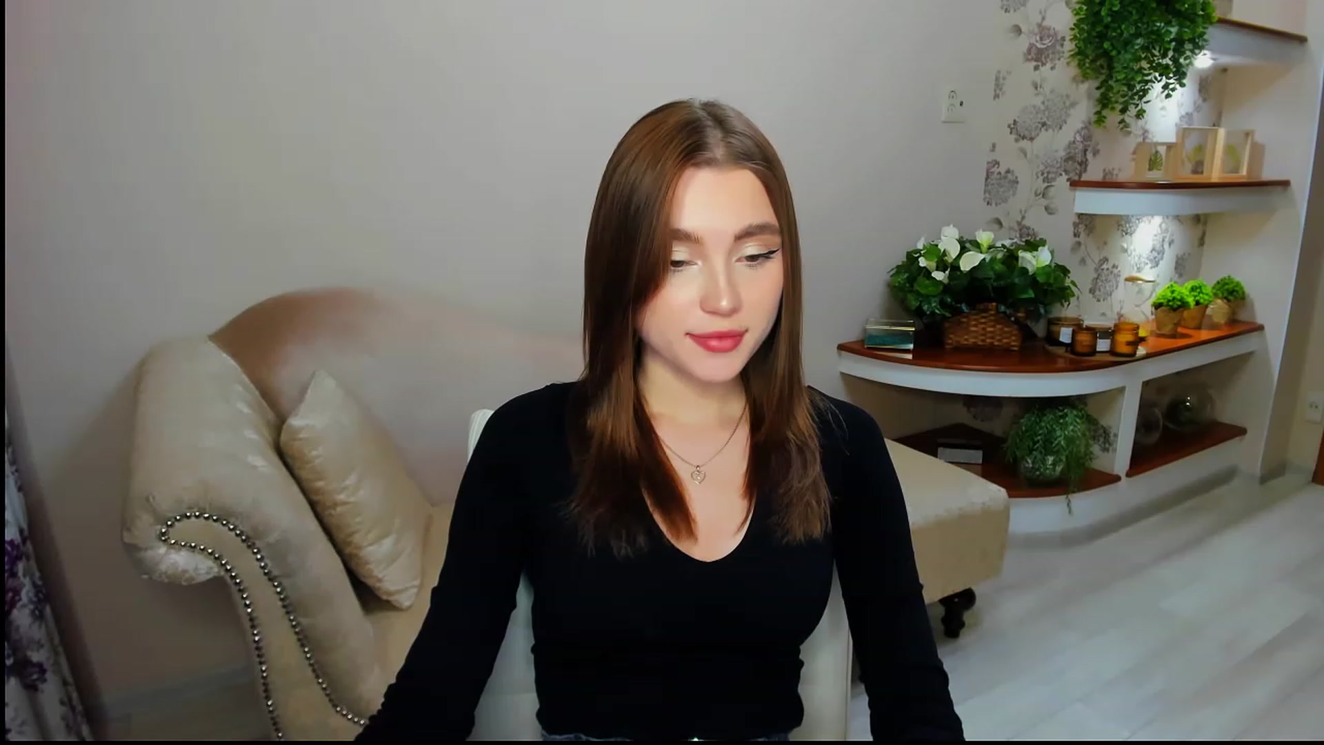 Gallery image thumbnail from CcrystalSoul's myfreecams stream on, 01/30/2023, 15:10 image 10 of 20