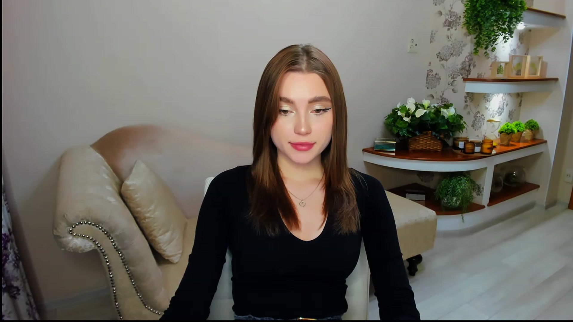 Gallery image thumbnail from CcrystalSoul's myfreecams stream on, 01/30/2023, 15:10 image 8 of 20