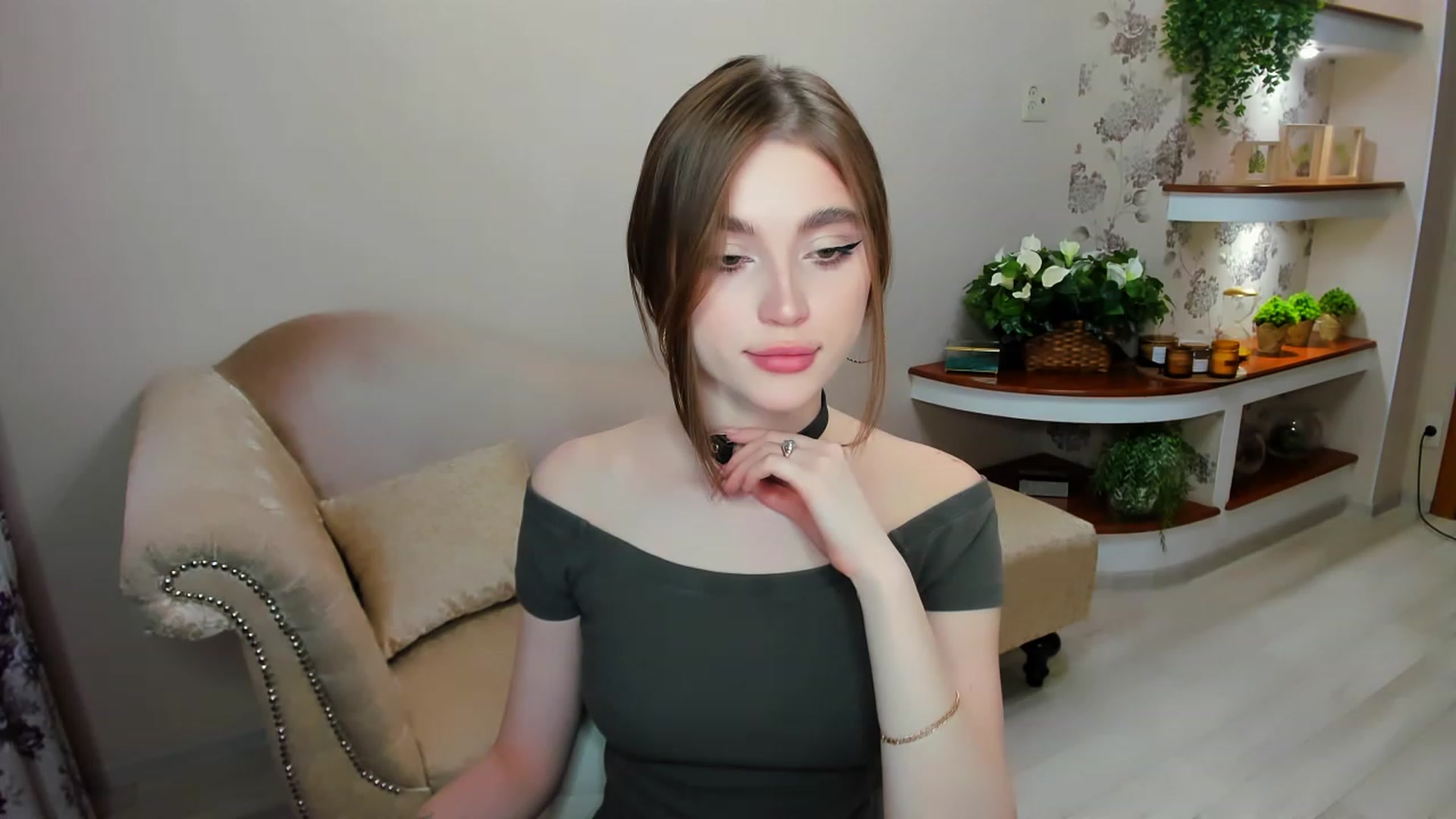 Gallery image thumbnail from CcrystalSoul's myfreecams stream on, 02/02/2023, 11:09 image 1 of 20