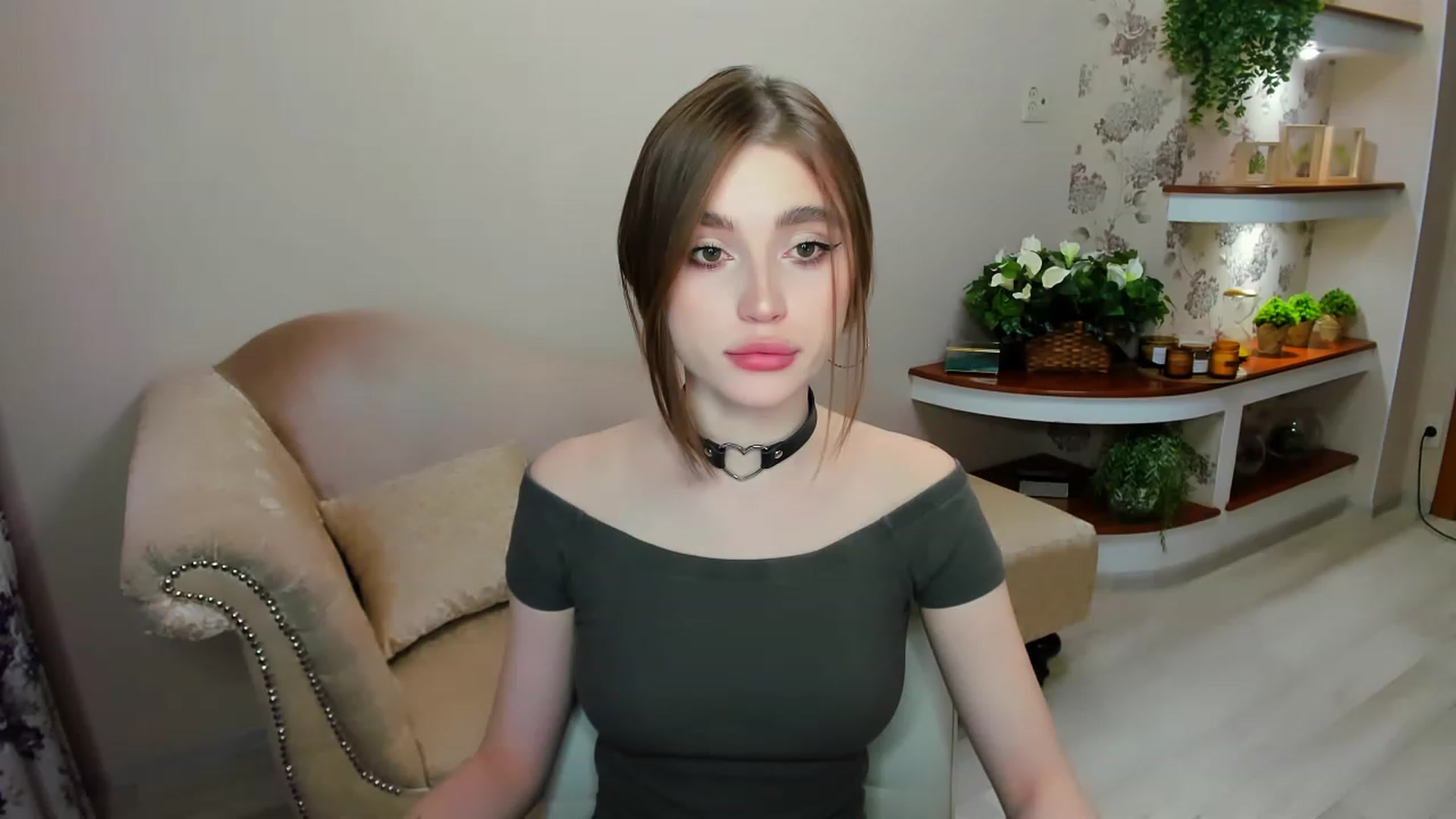 Gallery image thumbnail from CcrystalSoul's myfreecams stream on, 02/02/2023, 11:09 image 8 of 20