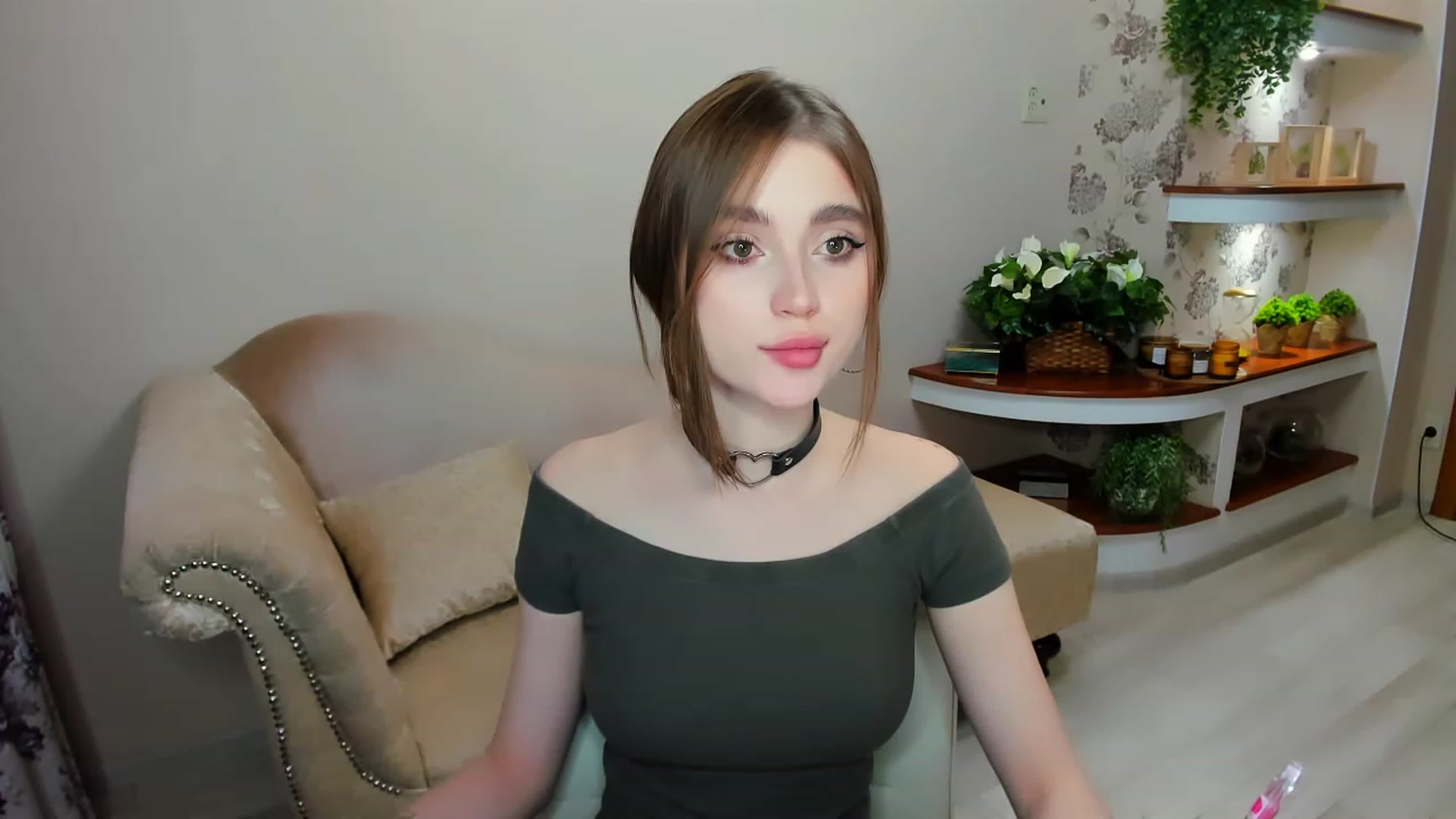 Gallery image thumbnail from CcrystalSoul's myfreecams stream on, 02/02/2023, 11:09 image 18 of 20