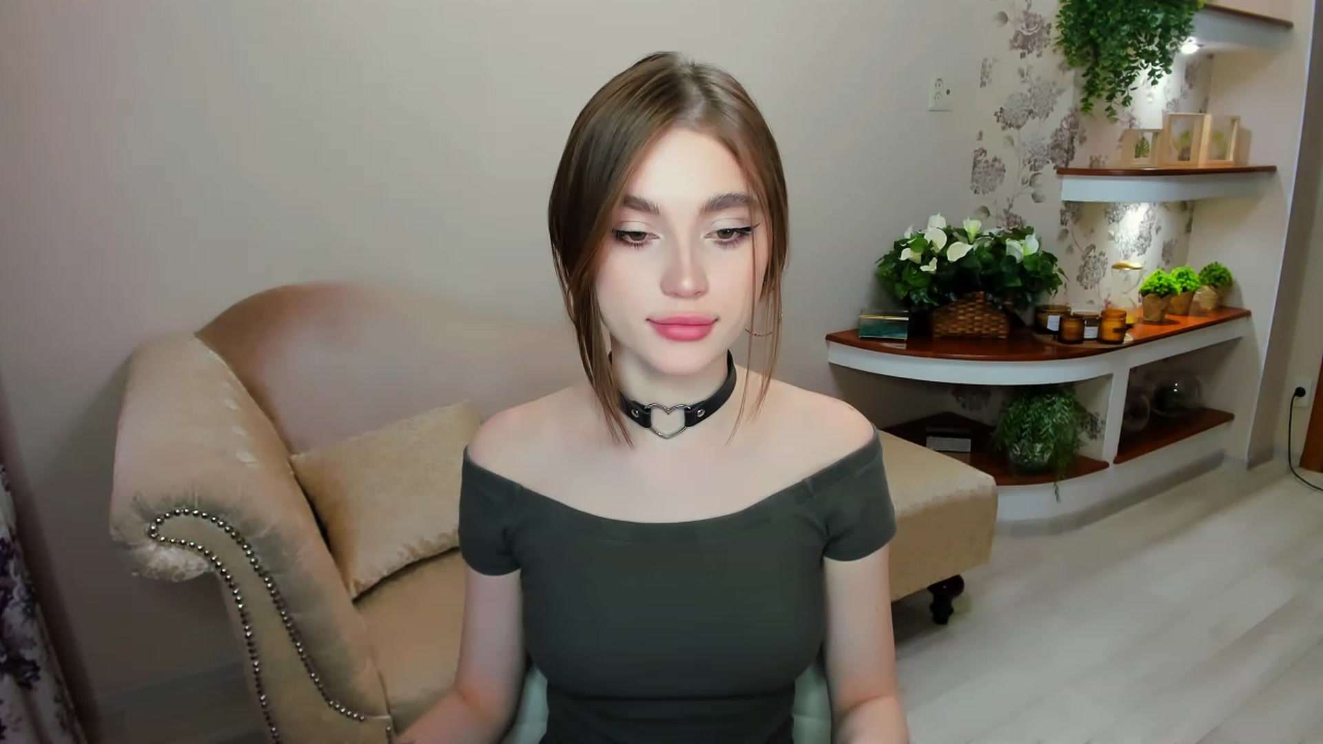 Gallery image thumbnail from CcrystalSoul's myfreecams stream on, 02/02/2023, 11:09 image 2 of 20