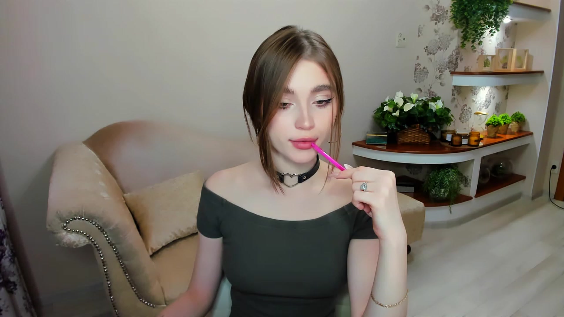 Gallery image thumbnail from CcrystalSoul's myfreecams stream on, 02/02/2023, 11:09 image 7 of 20