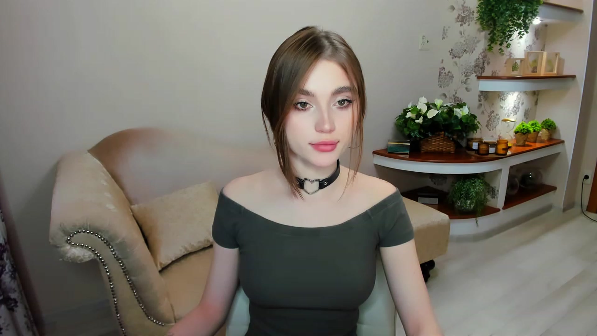 Gallery image thumbnail from CcrystalSoul's myfreecams stream on, 02/02/2023, 11:09 image 5 of 20
