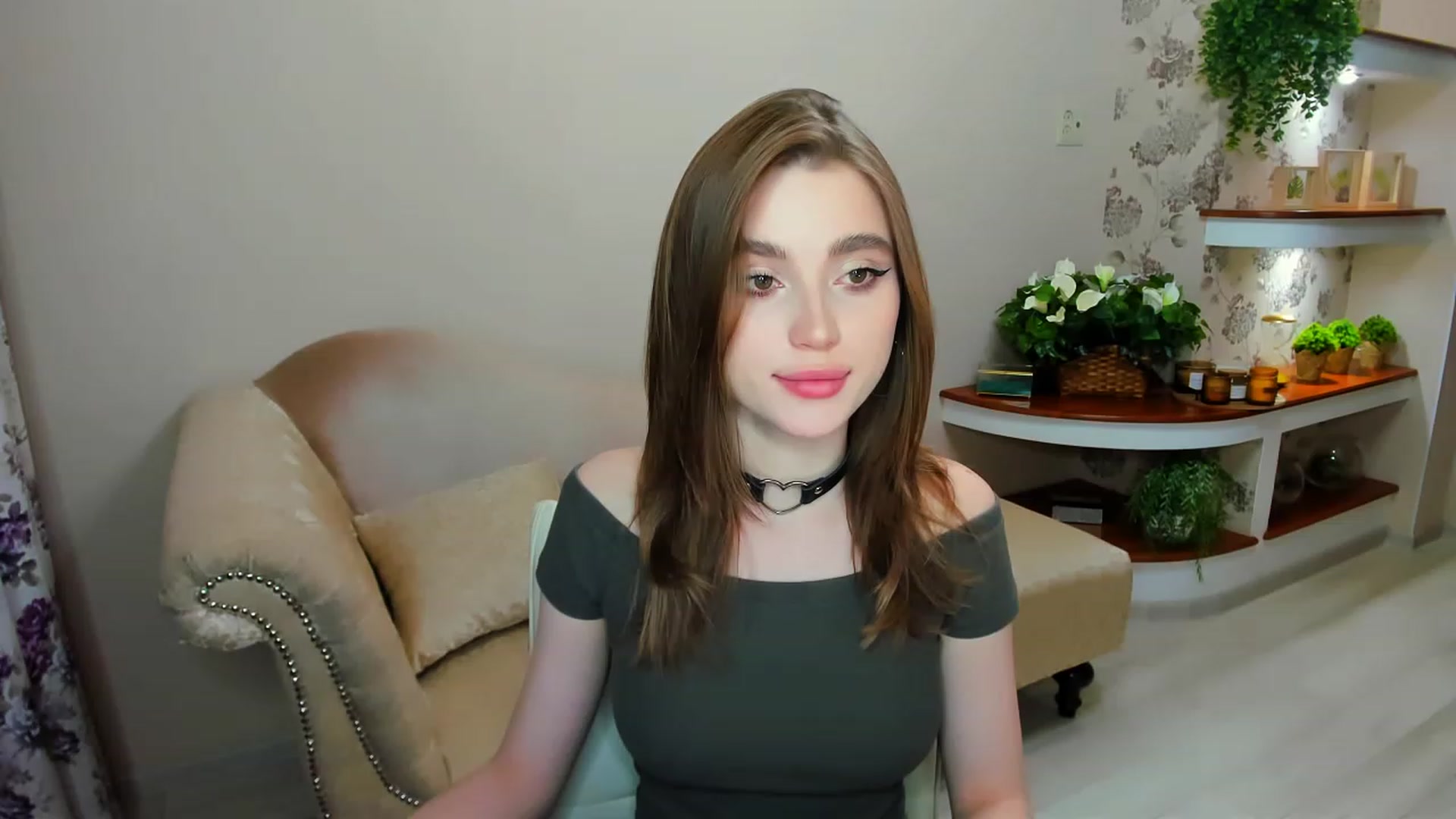 Gallery image thumbnail from CcrystalSoul's myfreecams stream on, 02/02/2023, 12:31 image 7 of 20