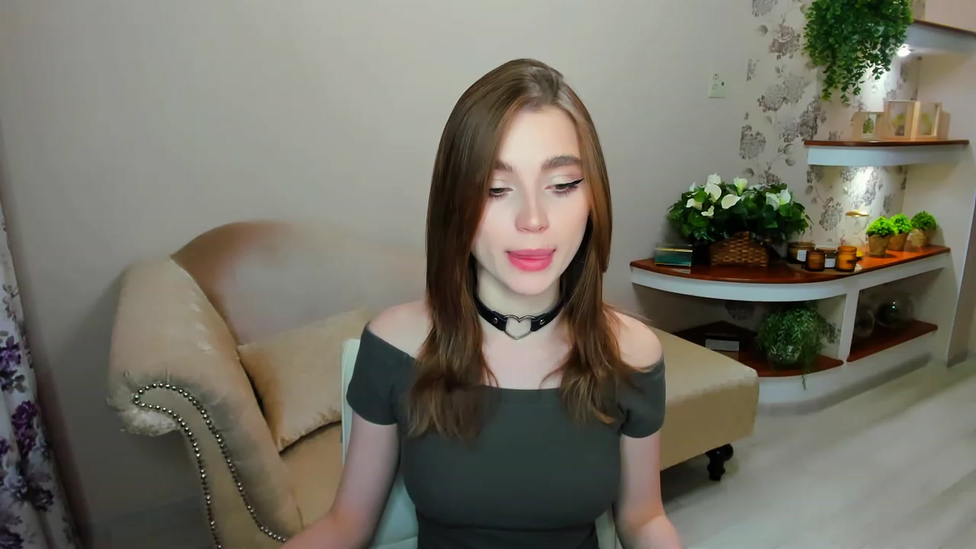 Gallery image thumbnail from CcrystalSoul's myfreecams stream on, 02/02/2023, 12:31 image 3 of 20