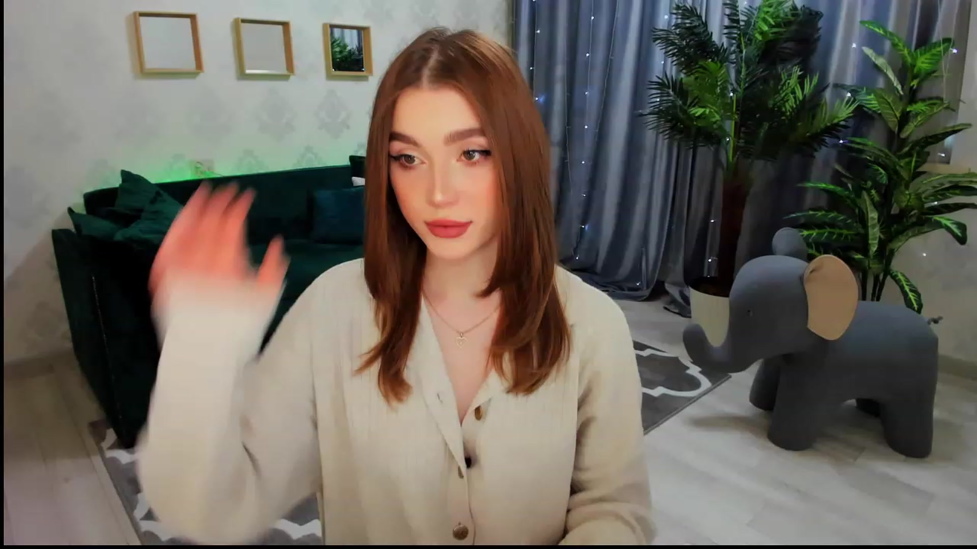 Gallery image thumbnail from CcrystalSoul's myfreecams stream on, 02/06/2023, 11:04 image 13 of 20