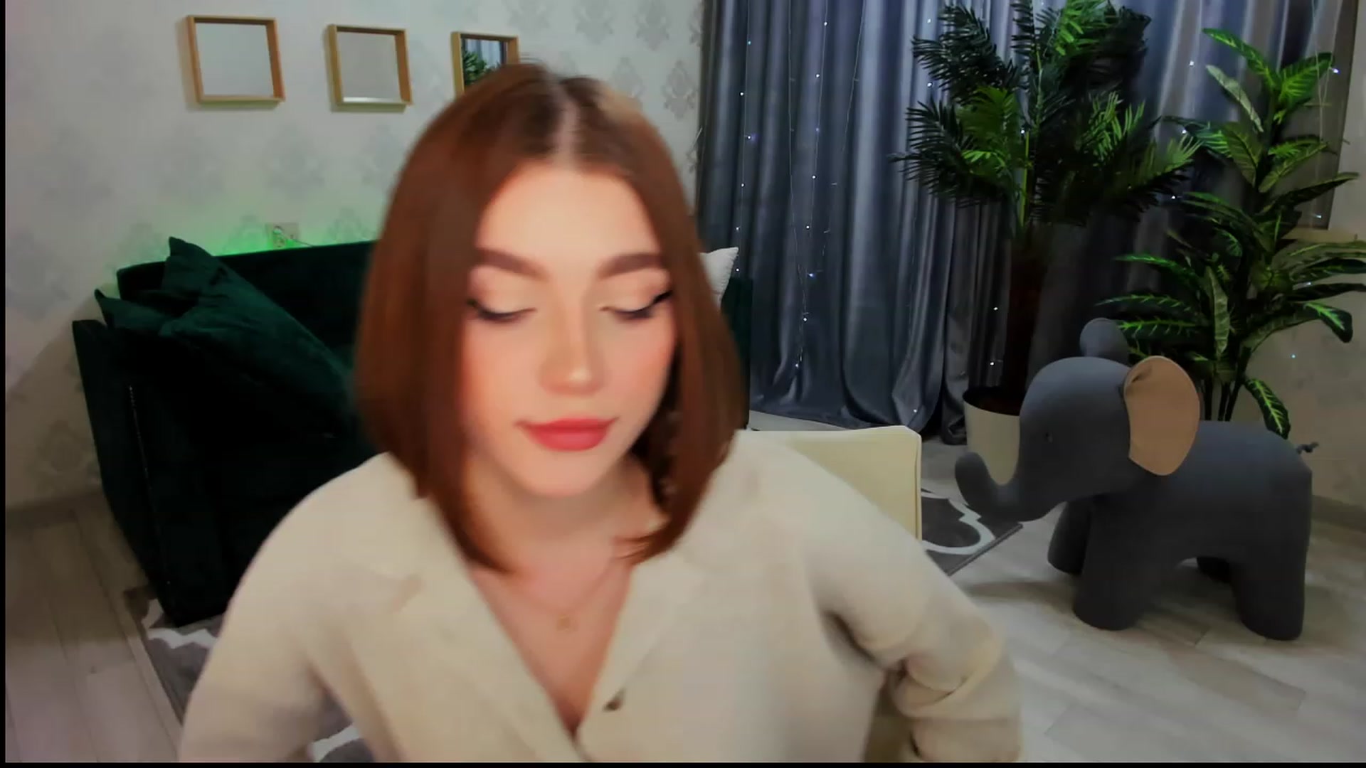 Gallery image thumbnail from CcrystalSoul's myfreecams stream on, 02/06/2023, 15:05 image 13 of 20