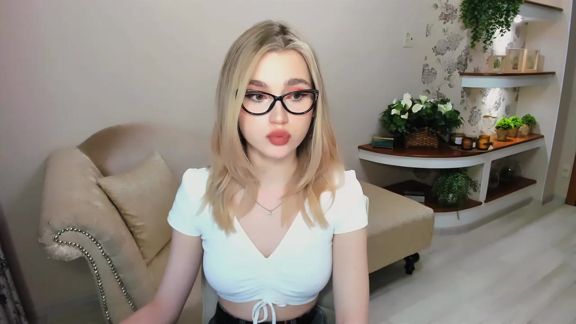 Gallery image thumbnail from CcrystalSoul's myfreecams stream on, 02/09/2023, 13:26 image 1 of 20